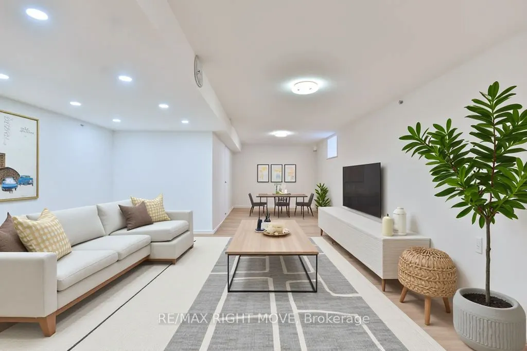 3721 Quayside Drive