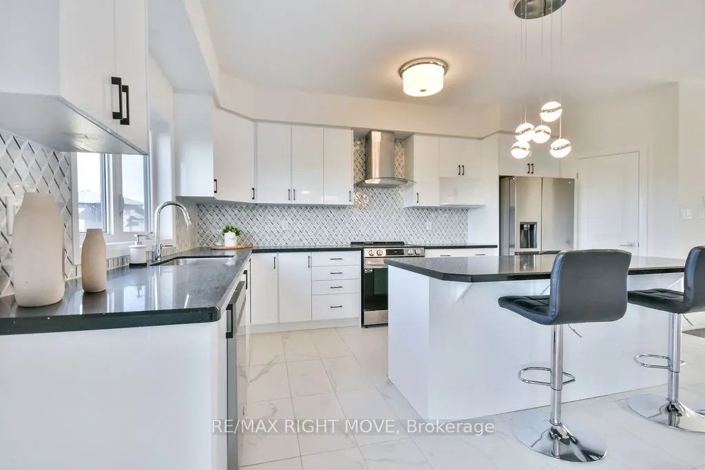 3721 Quayside Drive