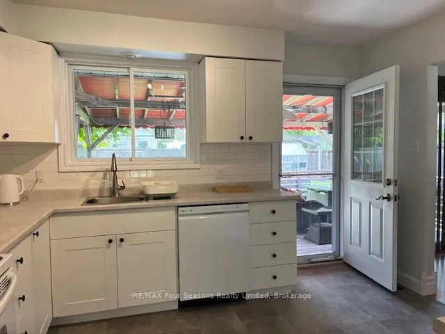 286 Sixth Street