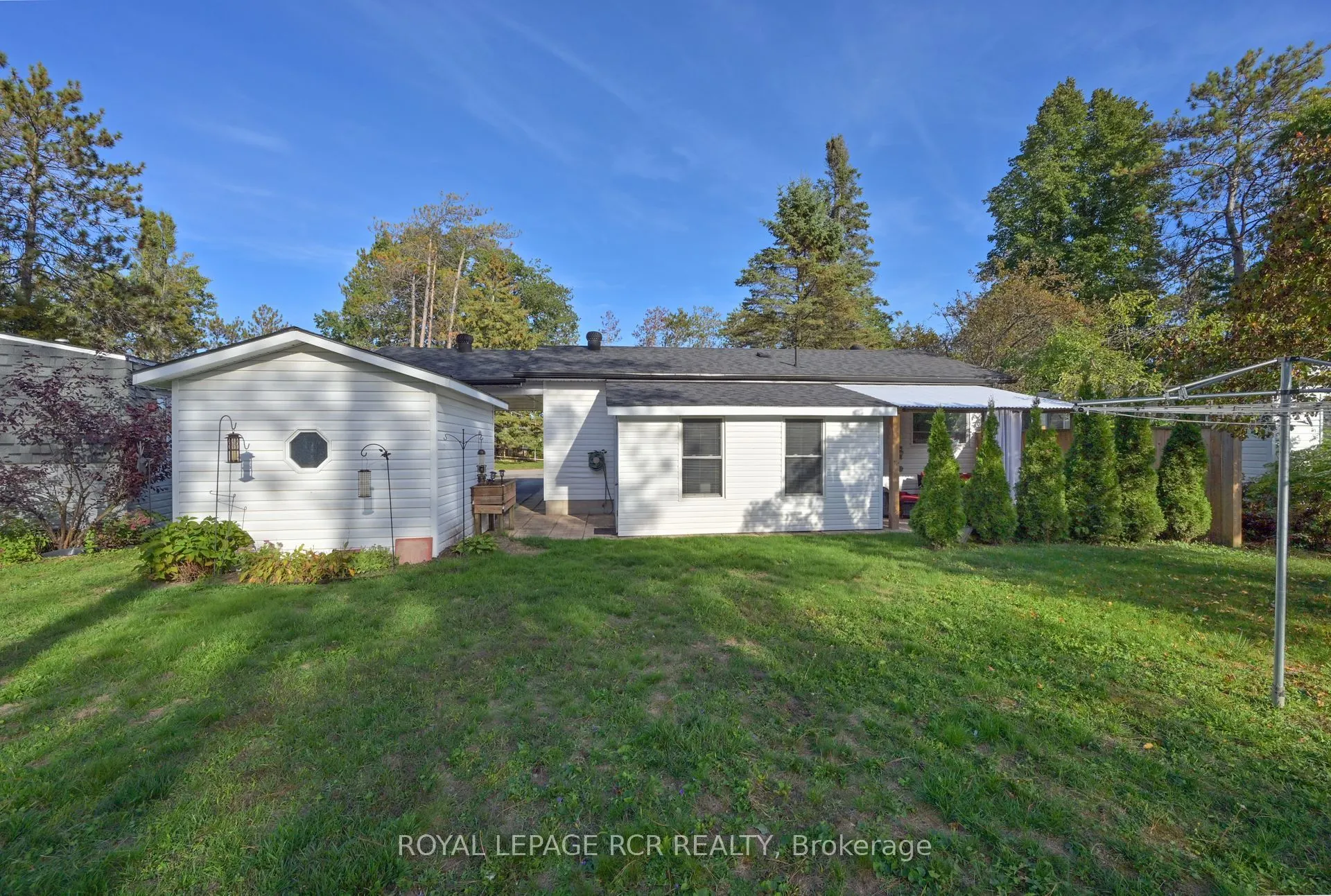 15 Carruthers Street S