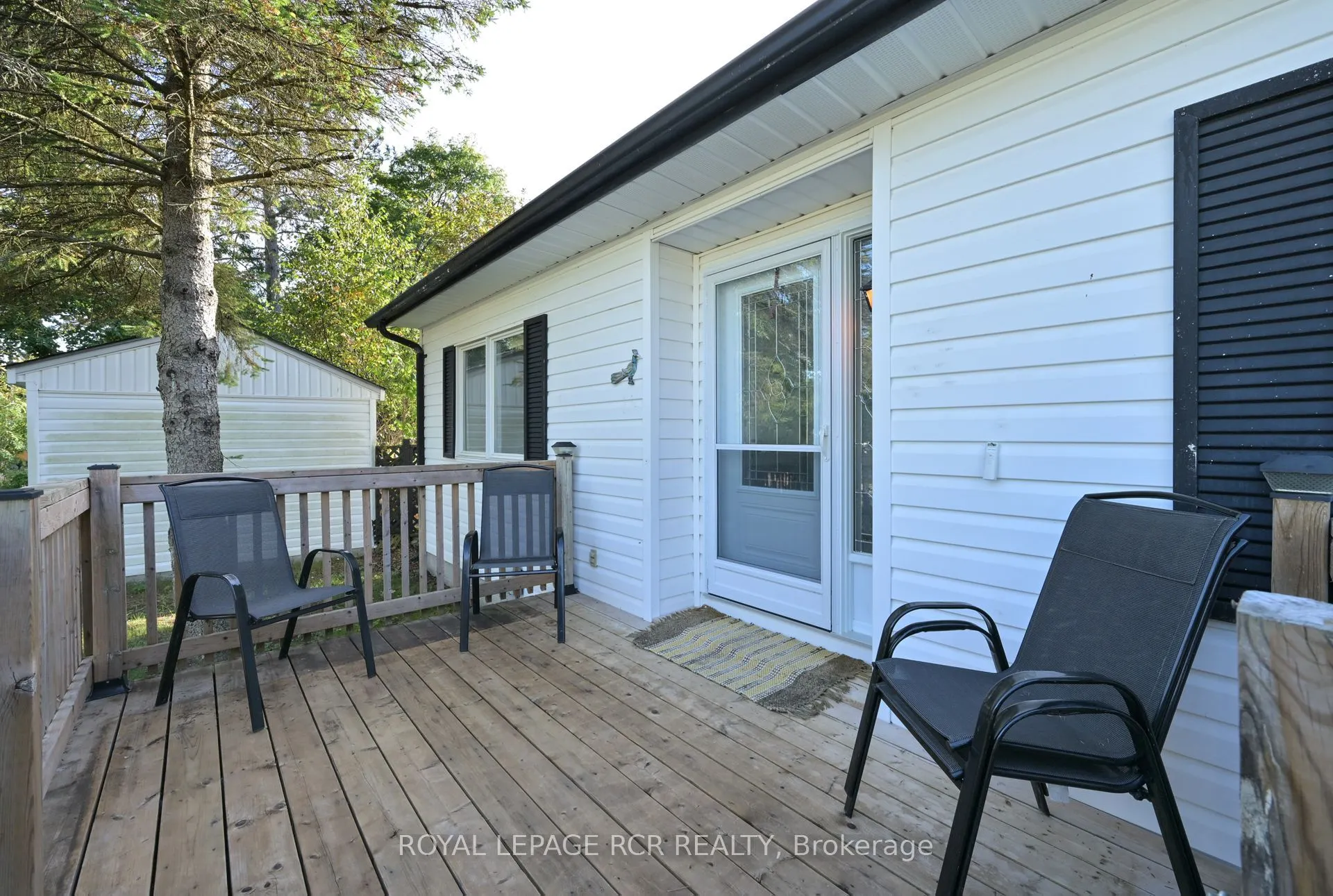 15 Carruthers Street S