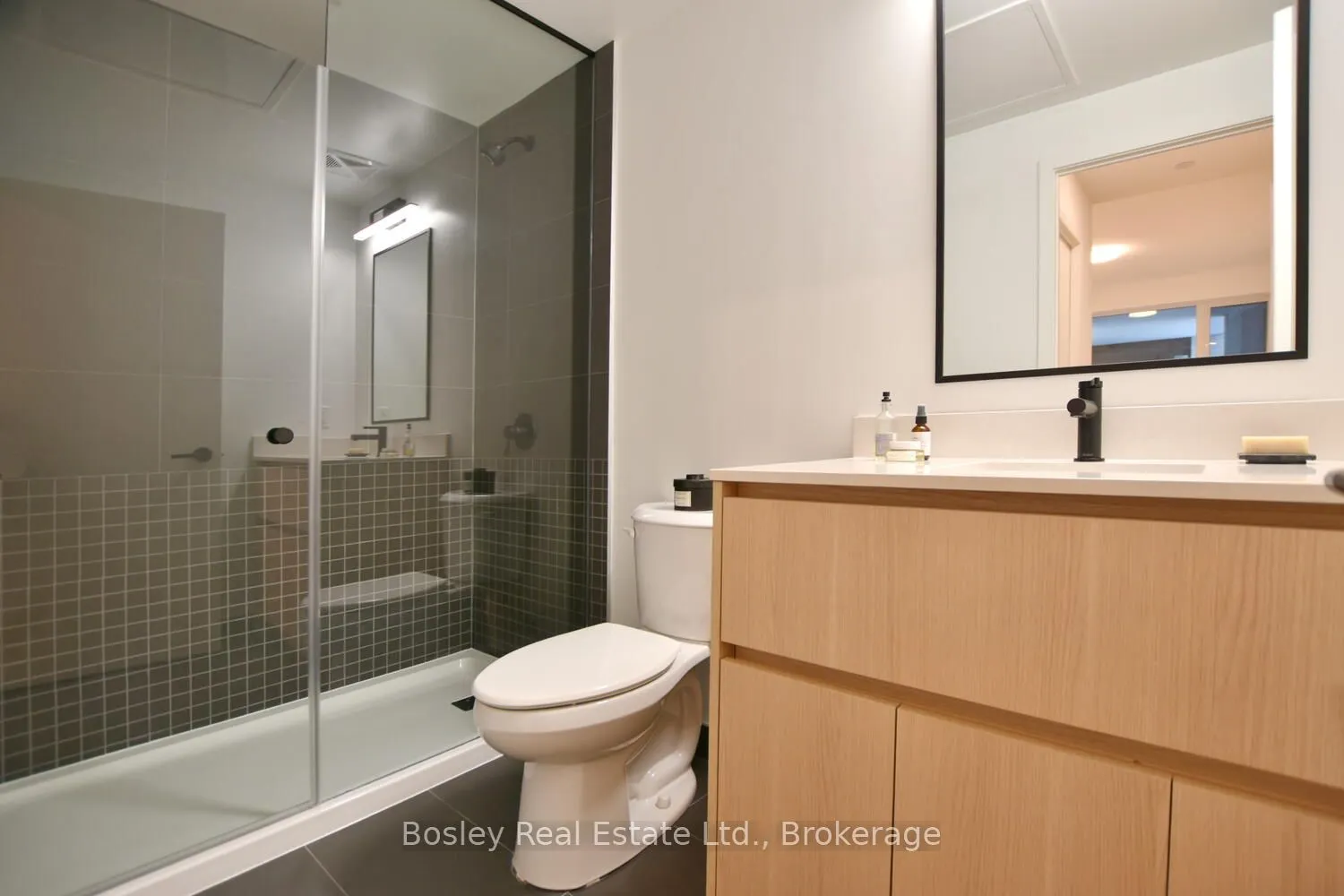 31 Huron Street, #227