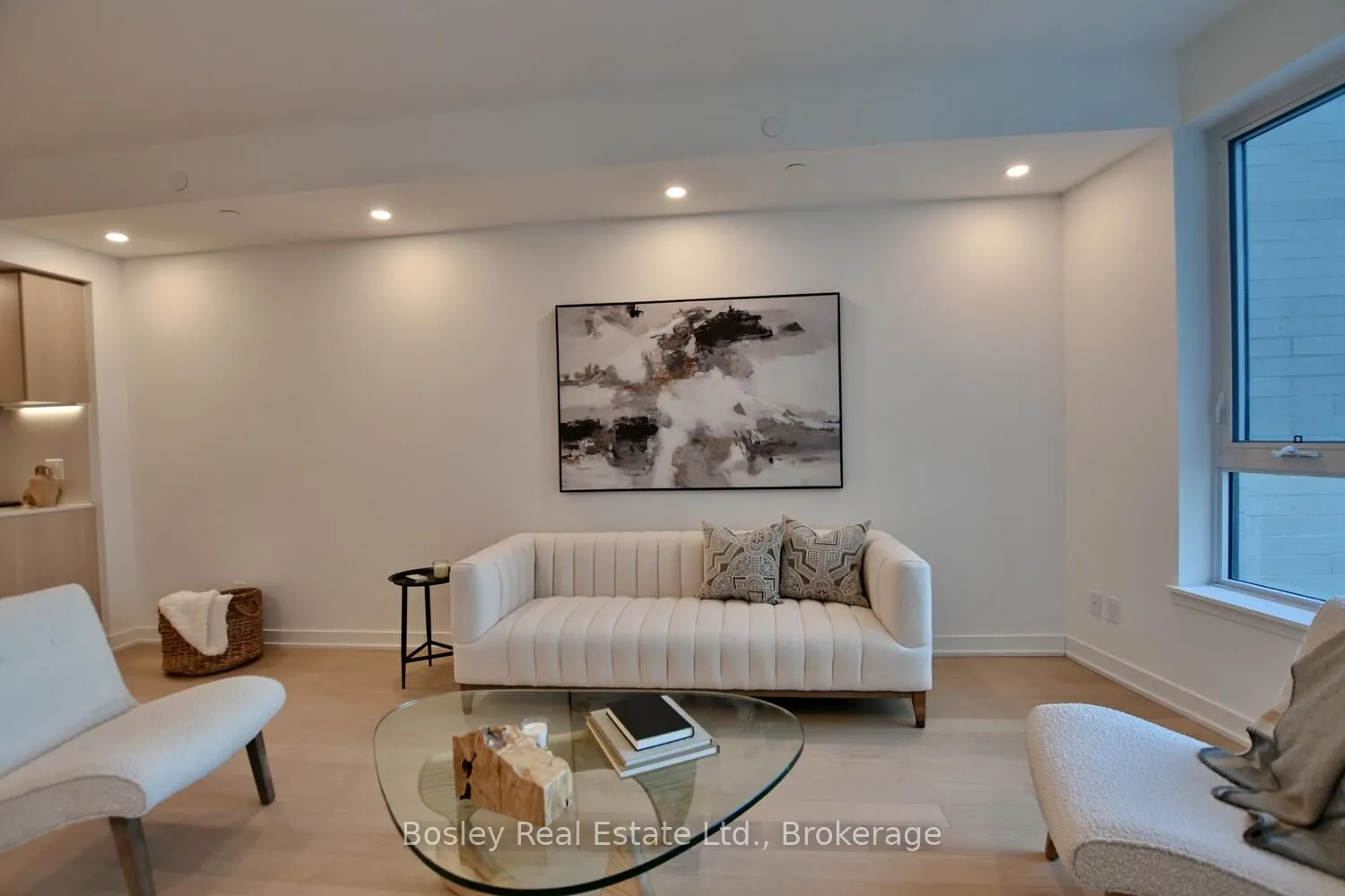 31 Huron Street, #227
