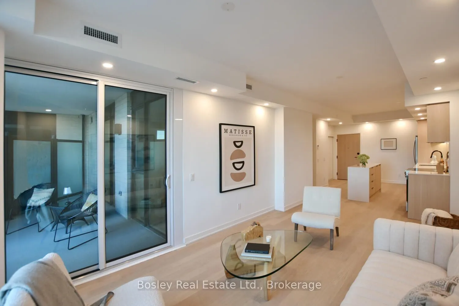31 Huron Street, #227