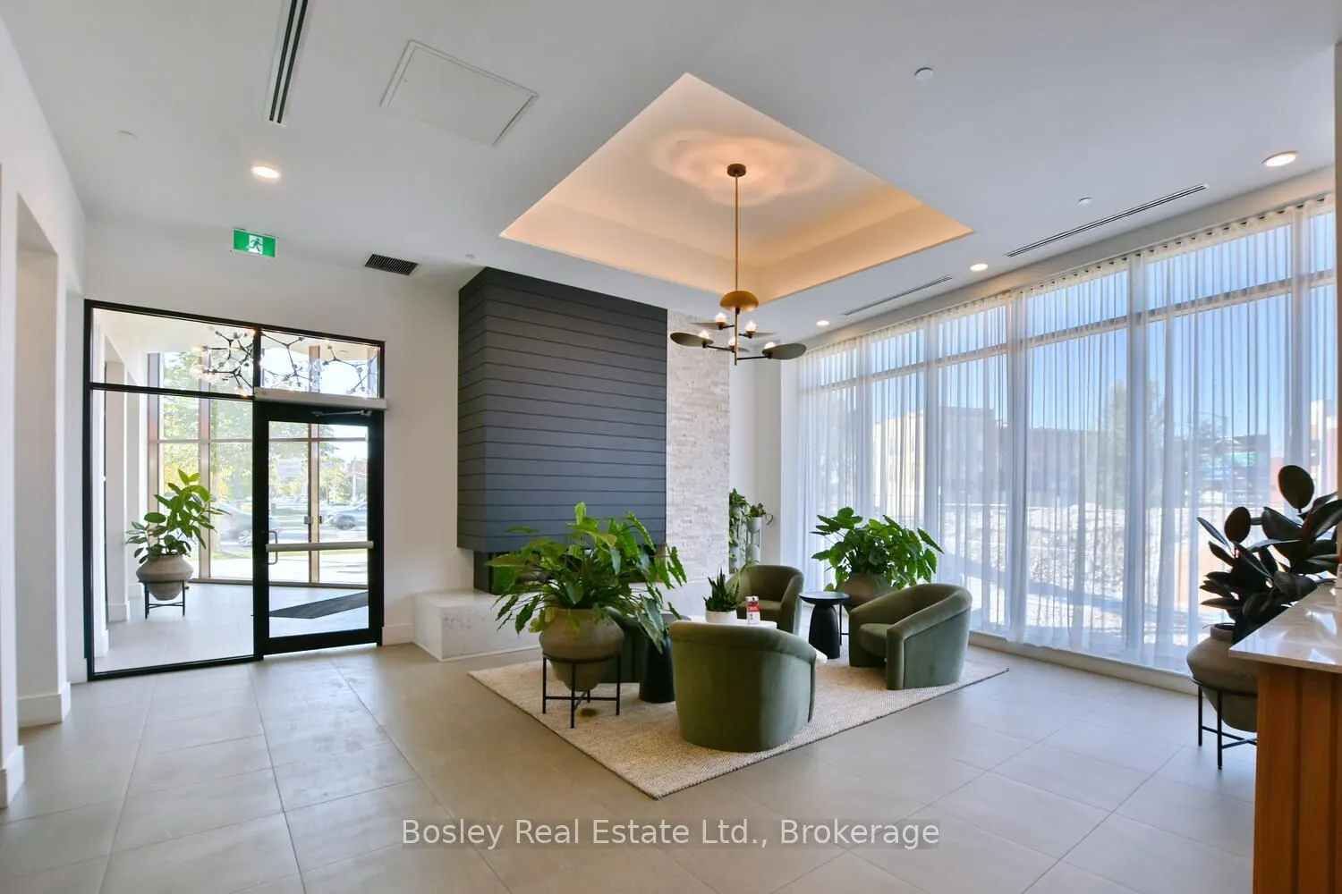 31 Huron Street, #227