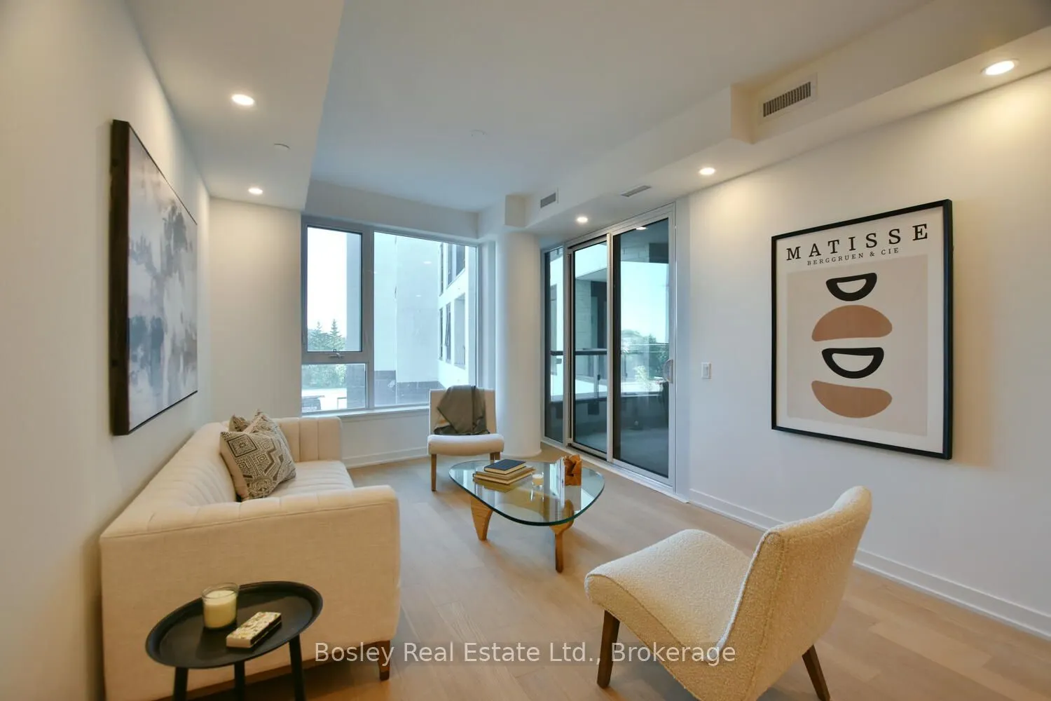 31 Huron Street, #227