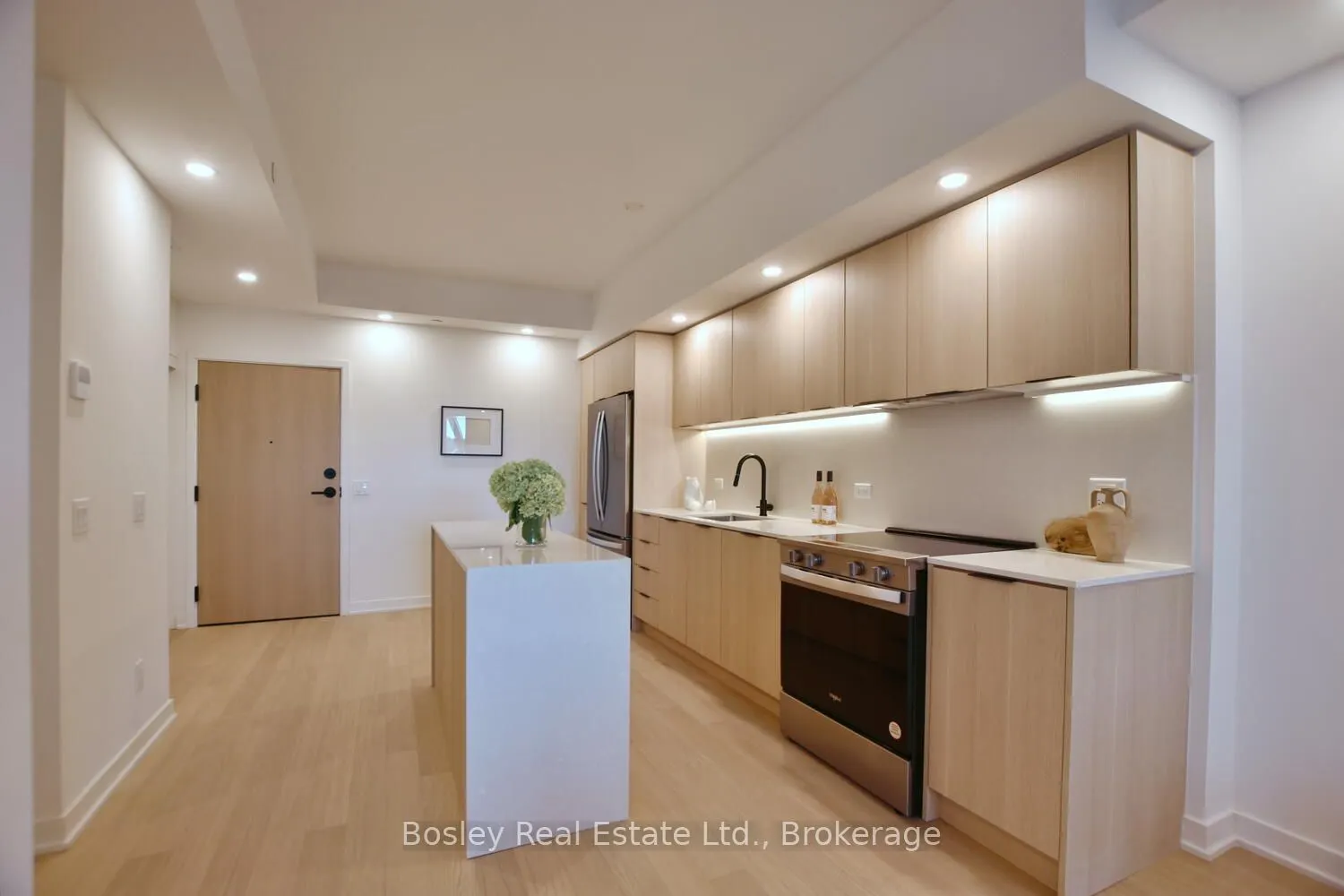 31 Huron Street, #227