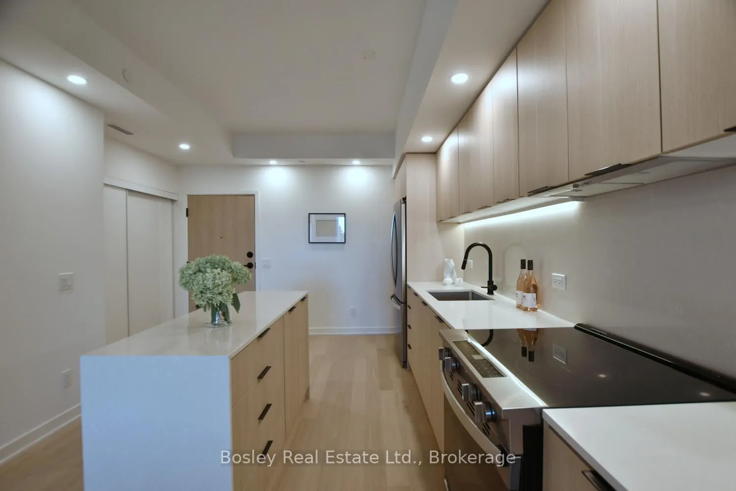 31 Huron Street, #227