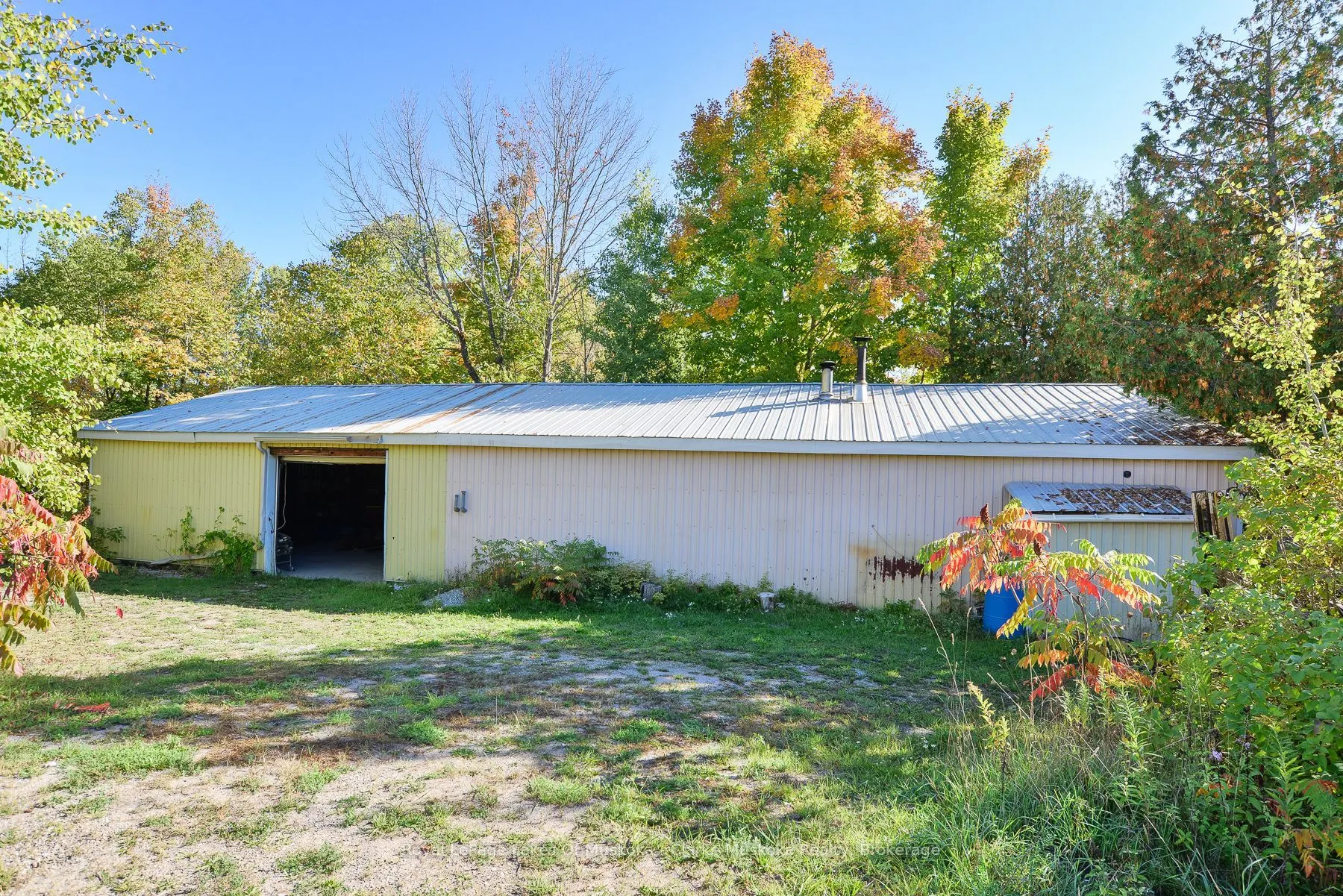 1085 R Nelson Road