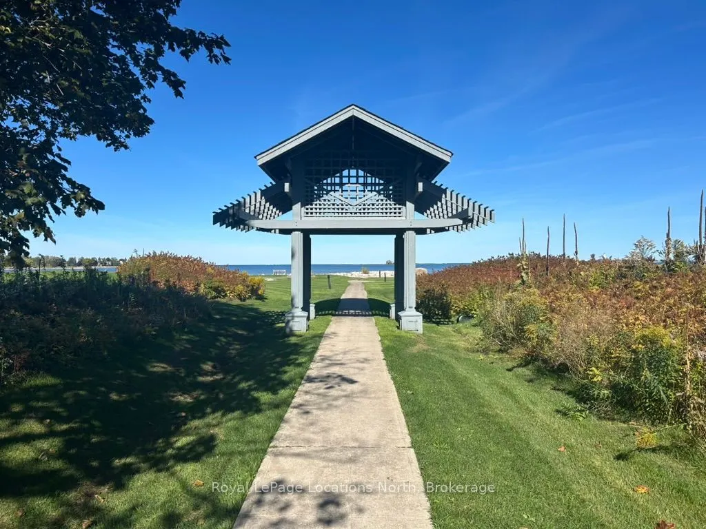 912 Cedar Pointe Court, #8