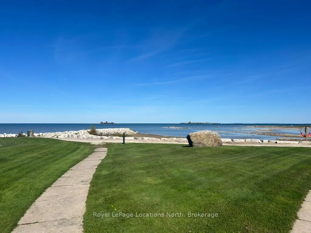912 Cedar Pointe Court, #8