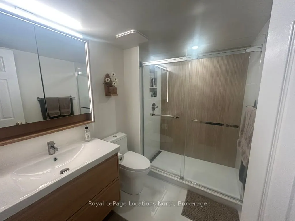 912 Cedar Pointe Court, #8