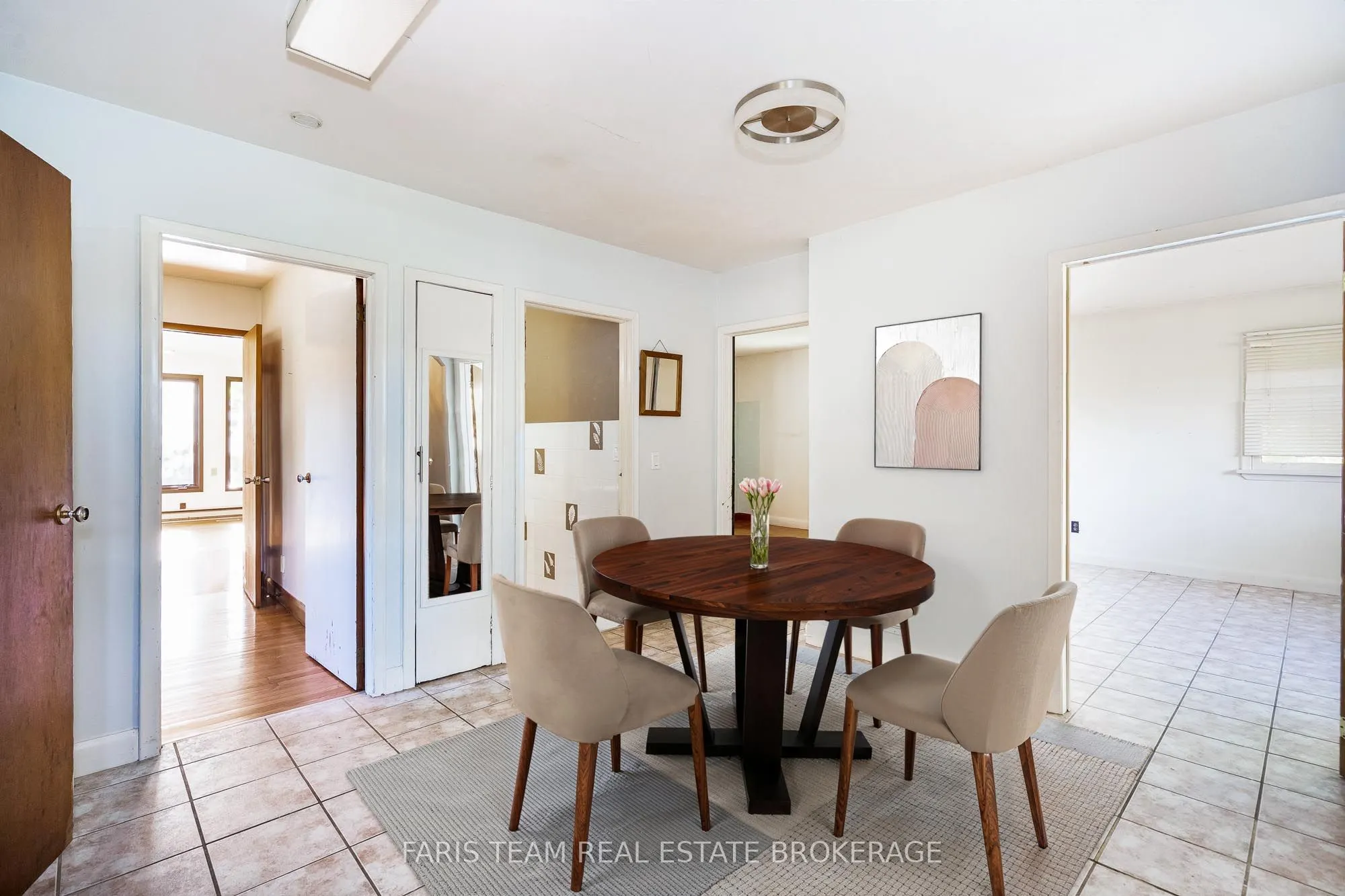 201 Ridge Road W