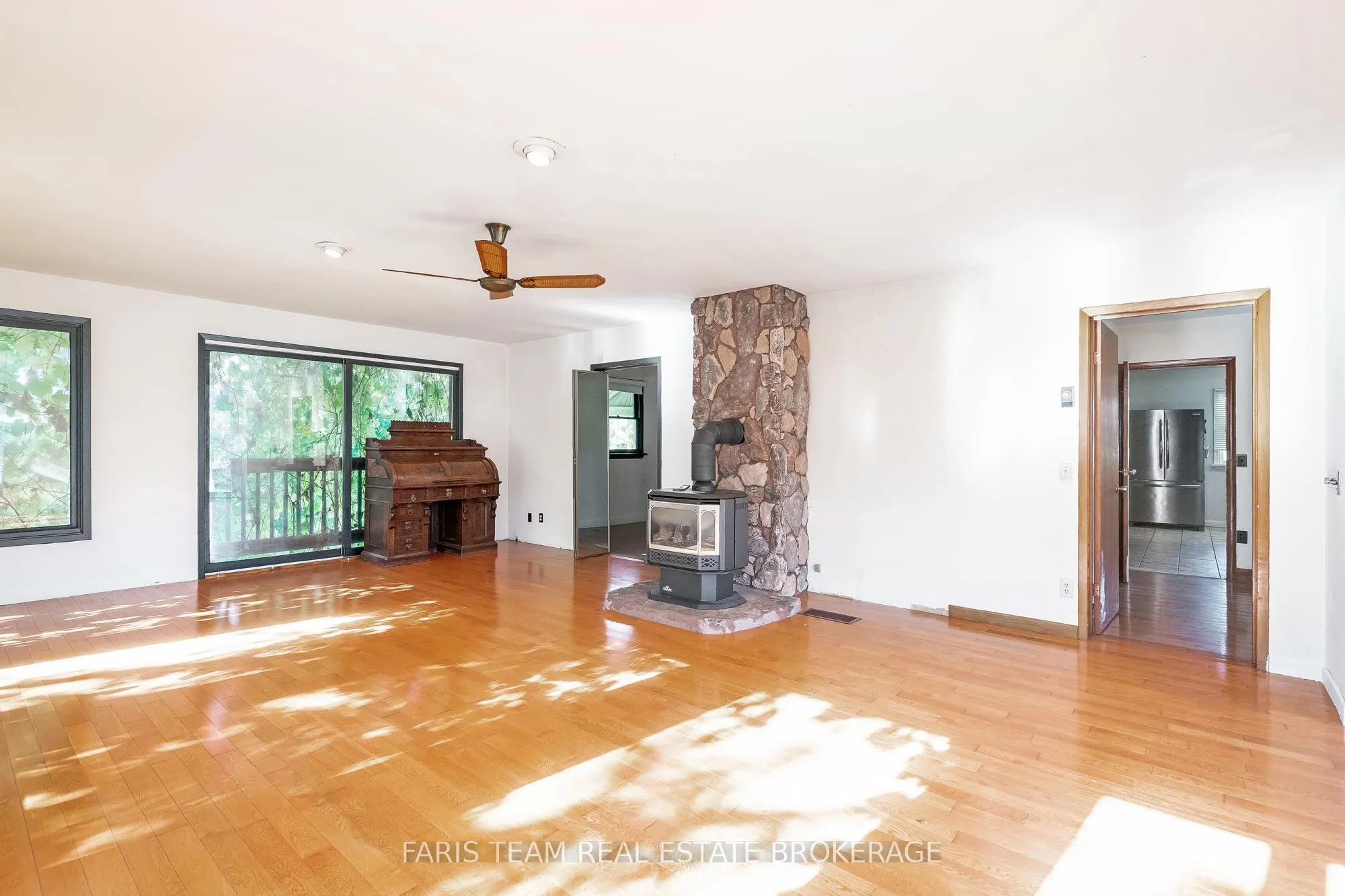 201 Ridge Road W