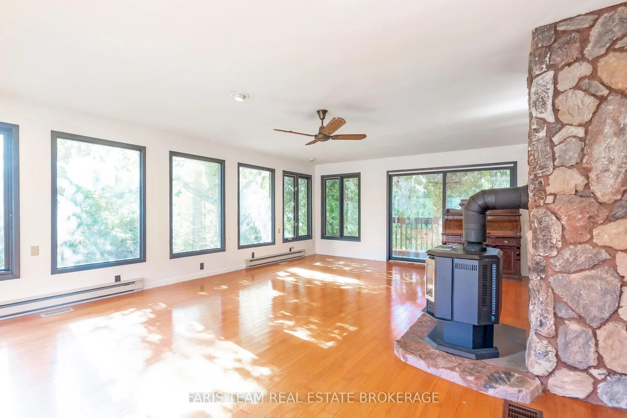 201 Ridge Road W