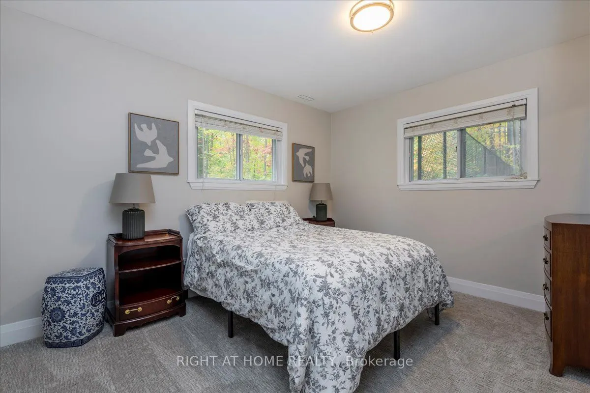 11 WOODLAND Crescent