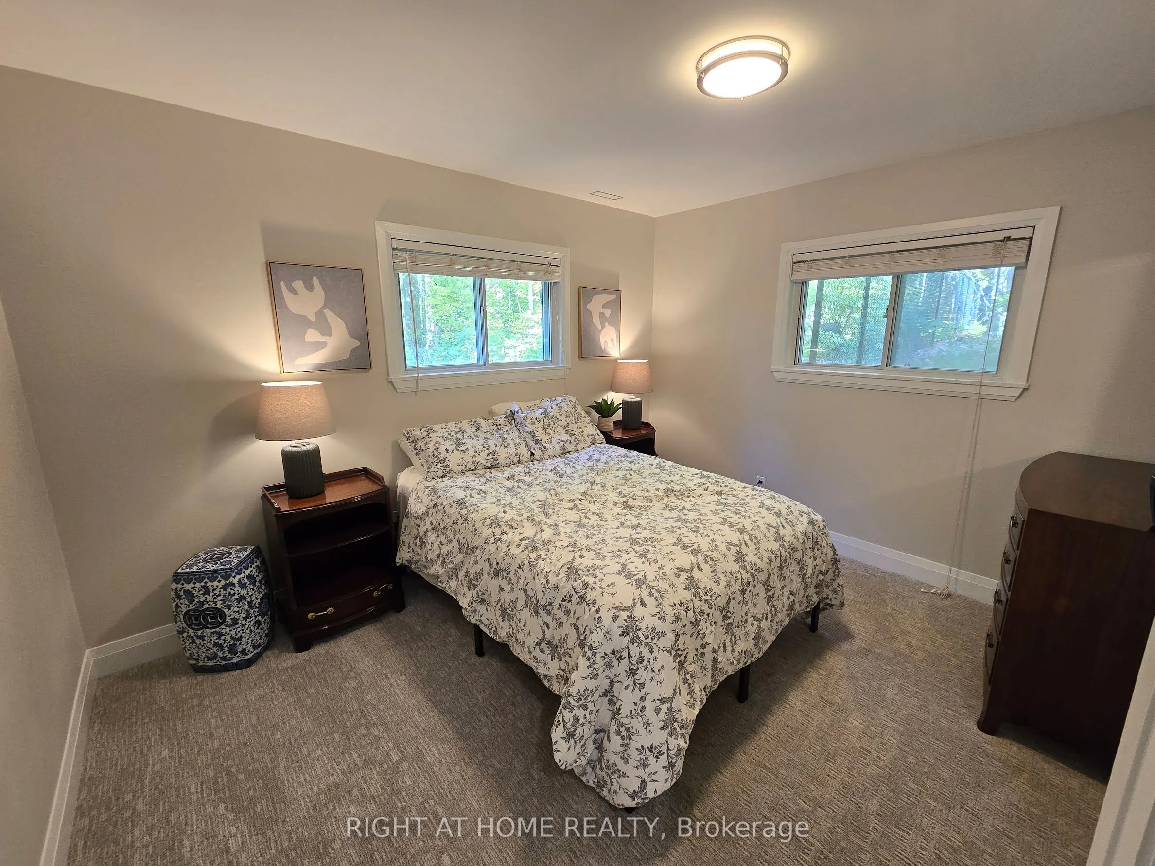 11 WOODLAND Crescent