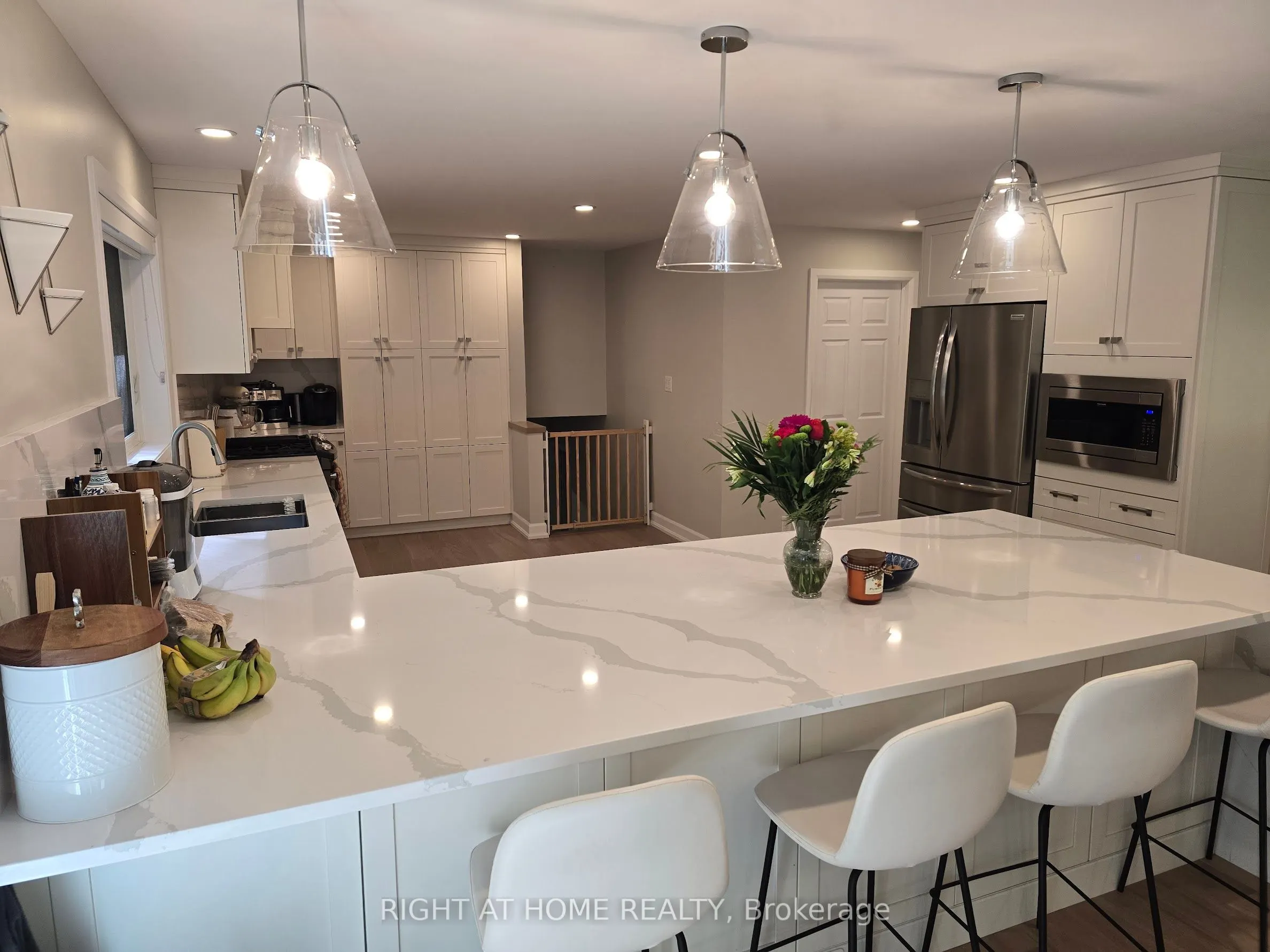11 WOODLAND Crescent