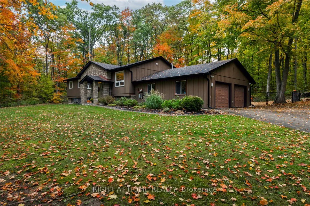 11 WOODLAND Crescent