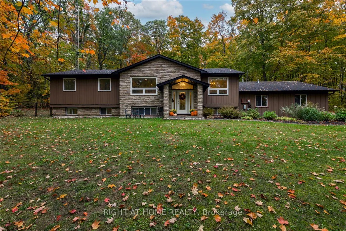 11 WOODLAND Crescent