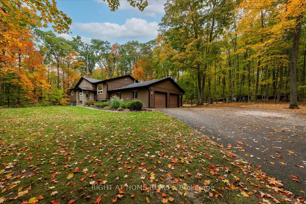 11 WOODLAND Crescent