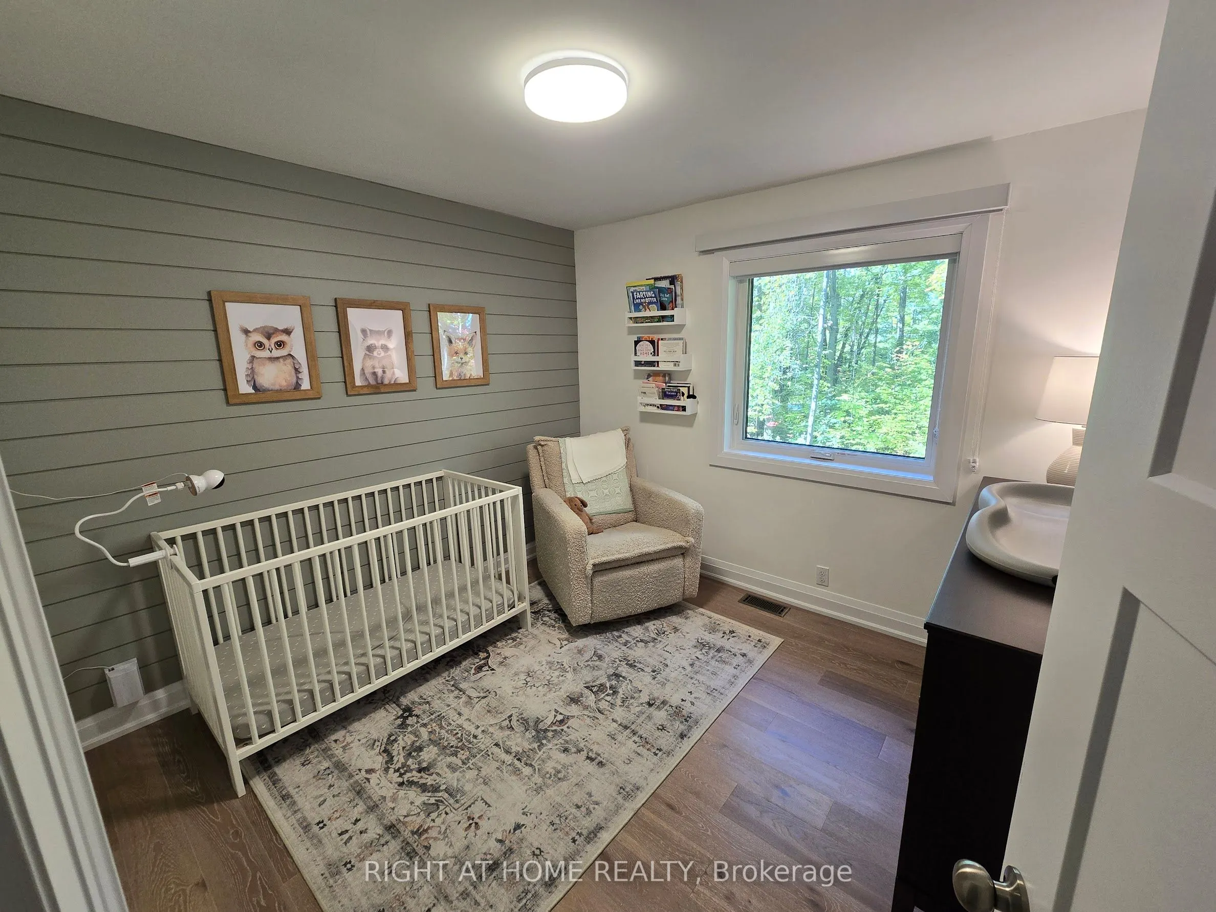 11 WOODLAND Crescent