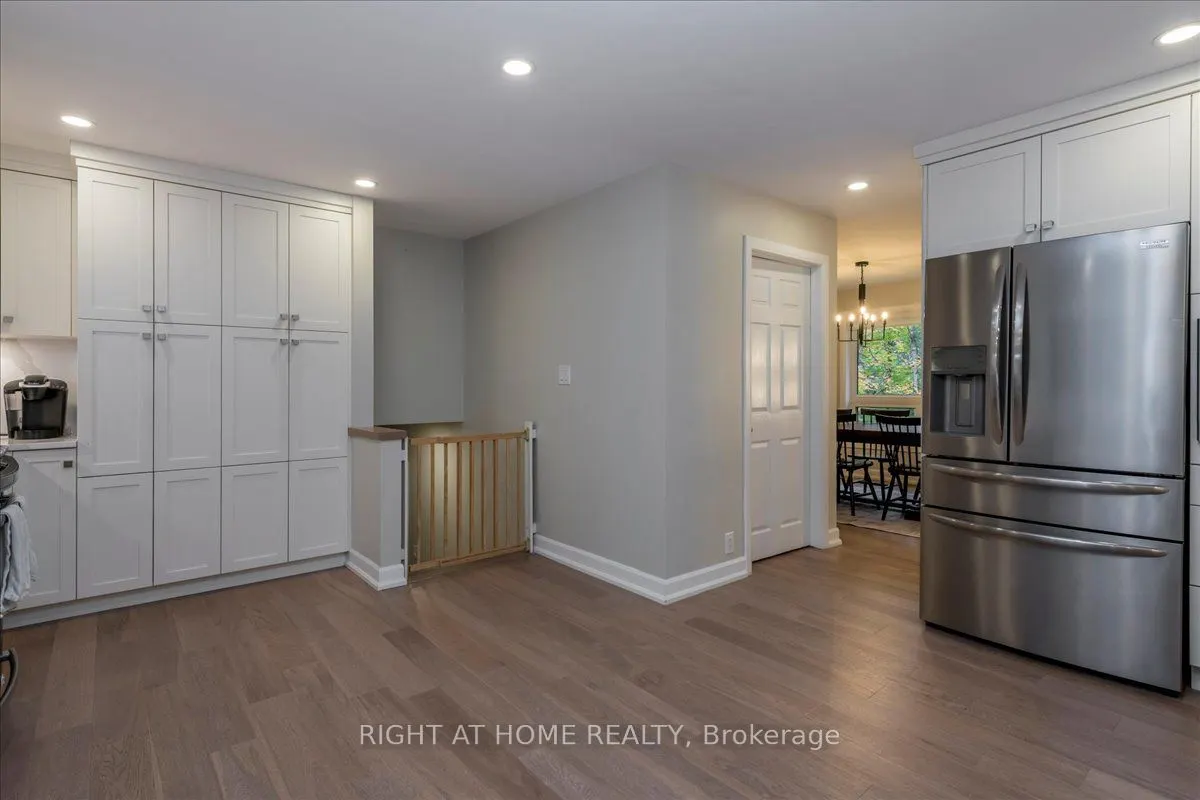 11 WOODLAND Crescent