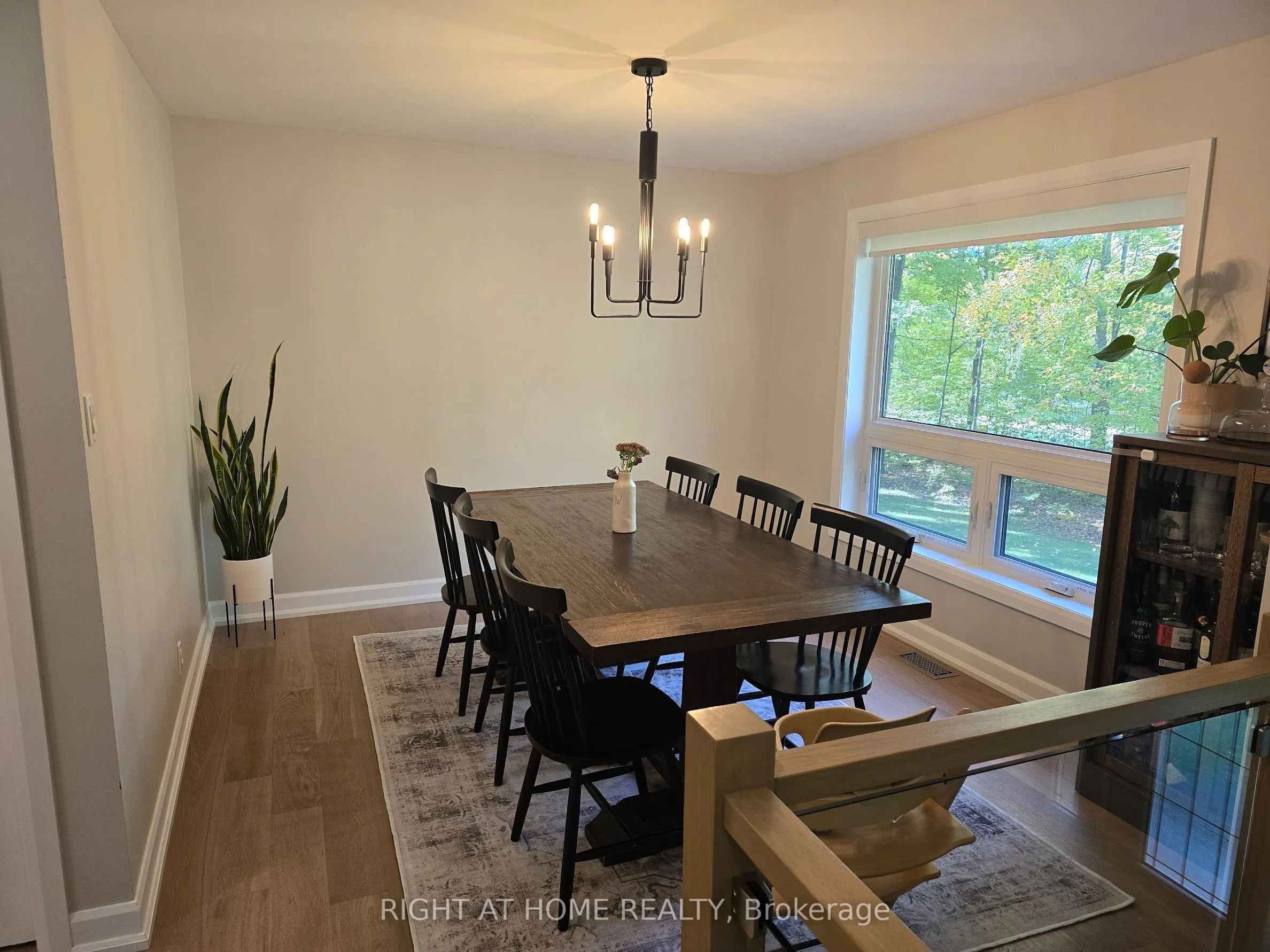 11 WOODLAND Crescent
