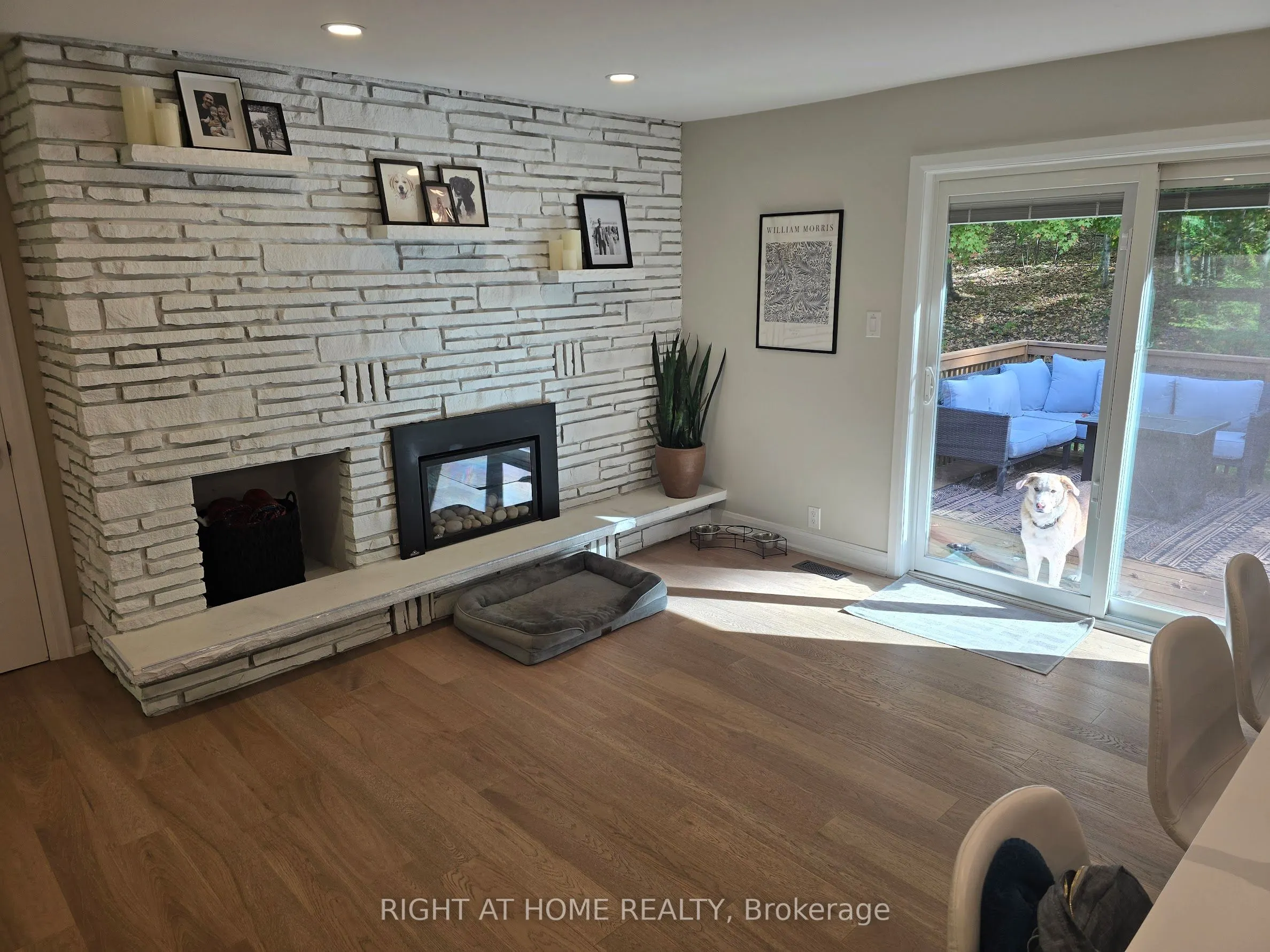 11 WOODLAND Crescent