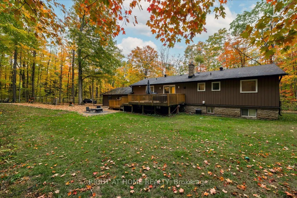 11 WOODLAND Crescent