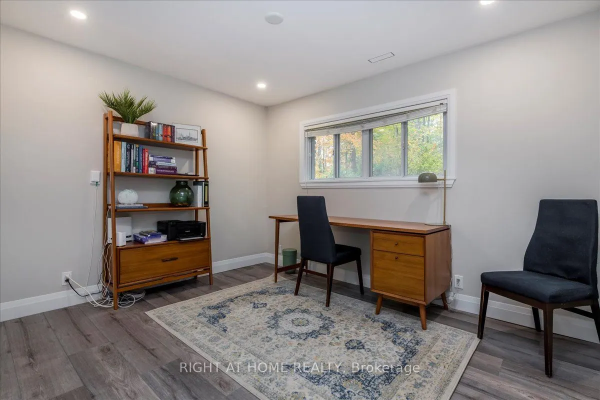 11 WOODLAND Crescent