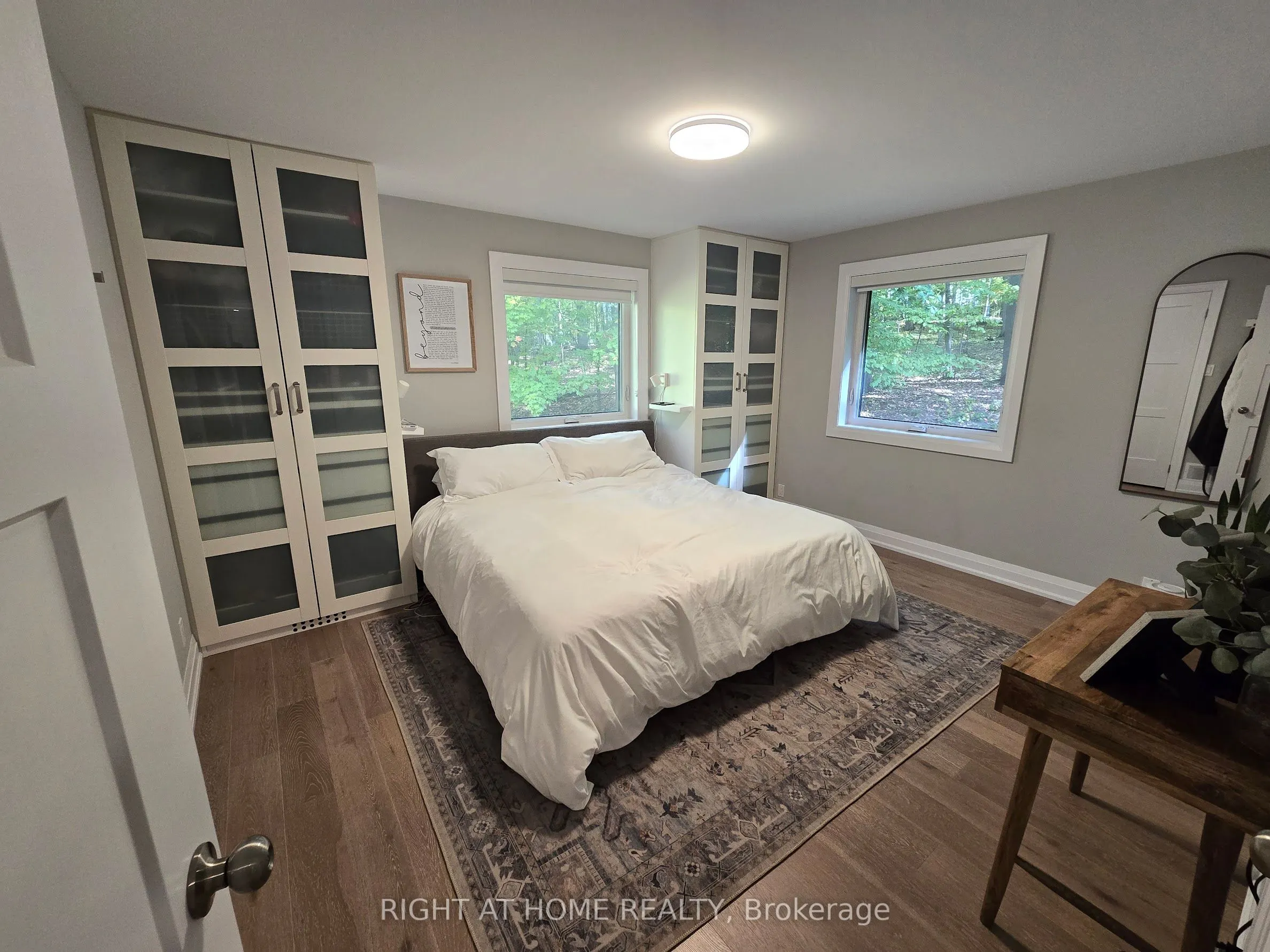 11 WOODLAND Crescent