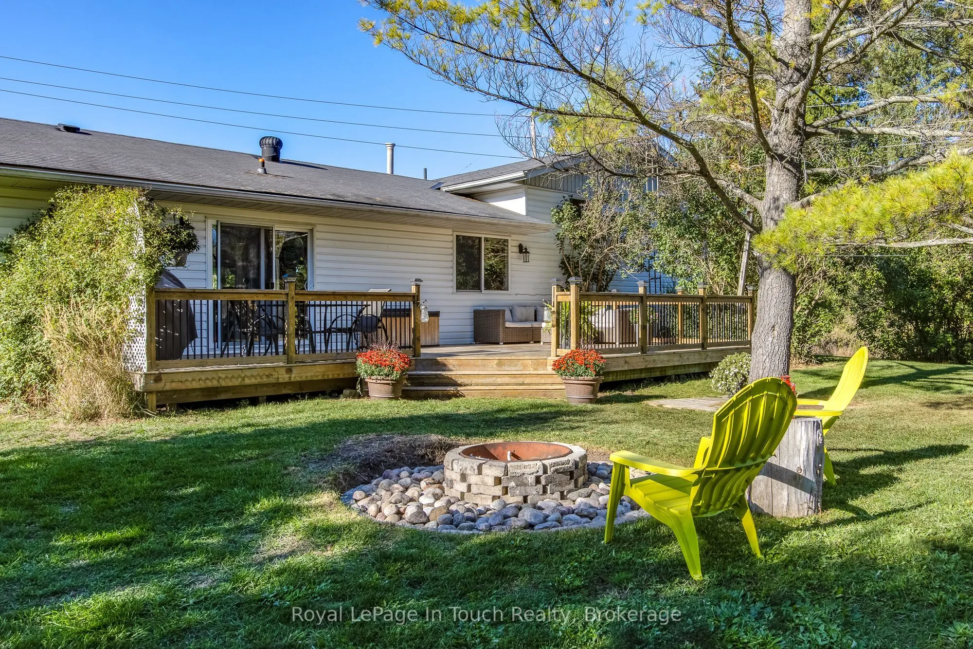 1023 Flos 4 Road W