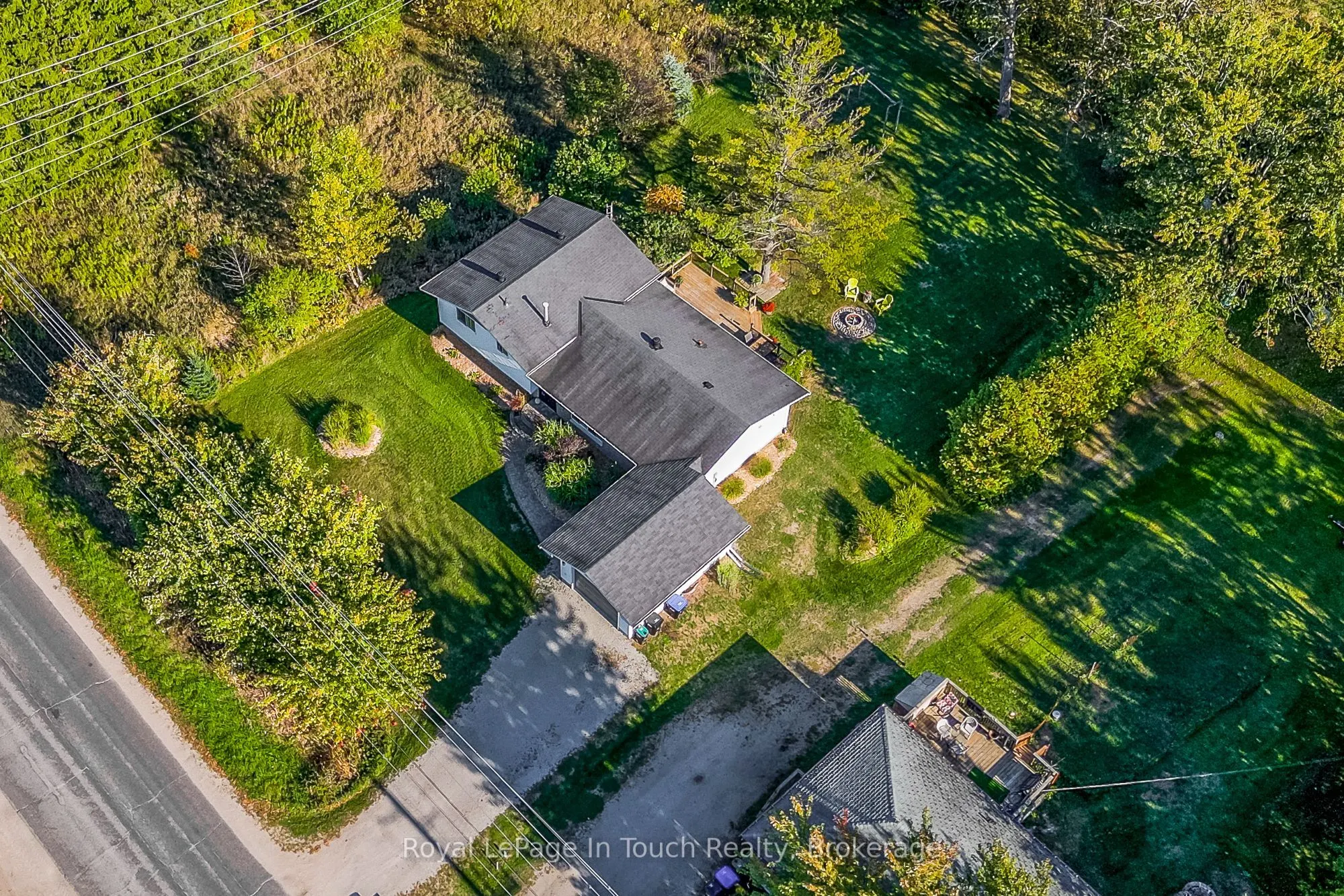 1023 Flos 4 Road W