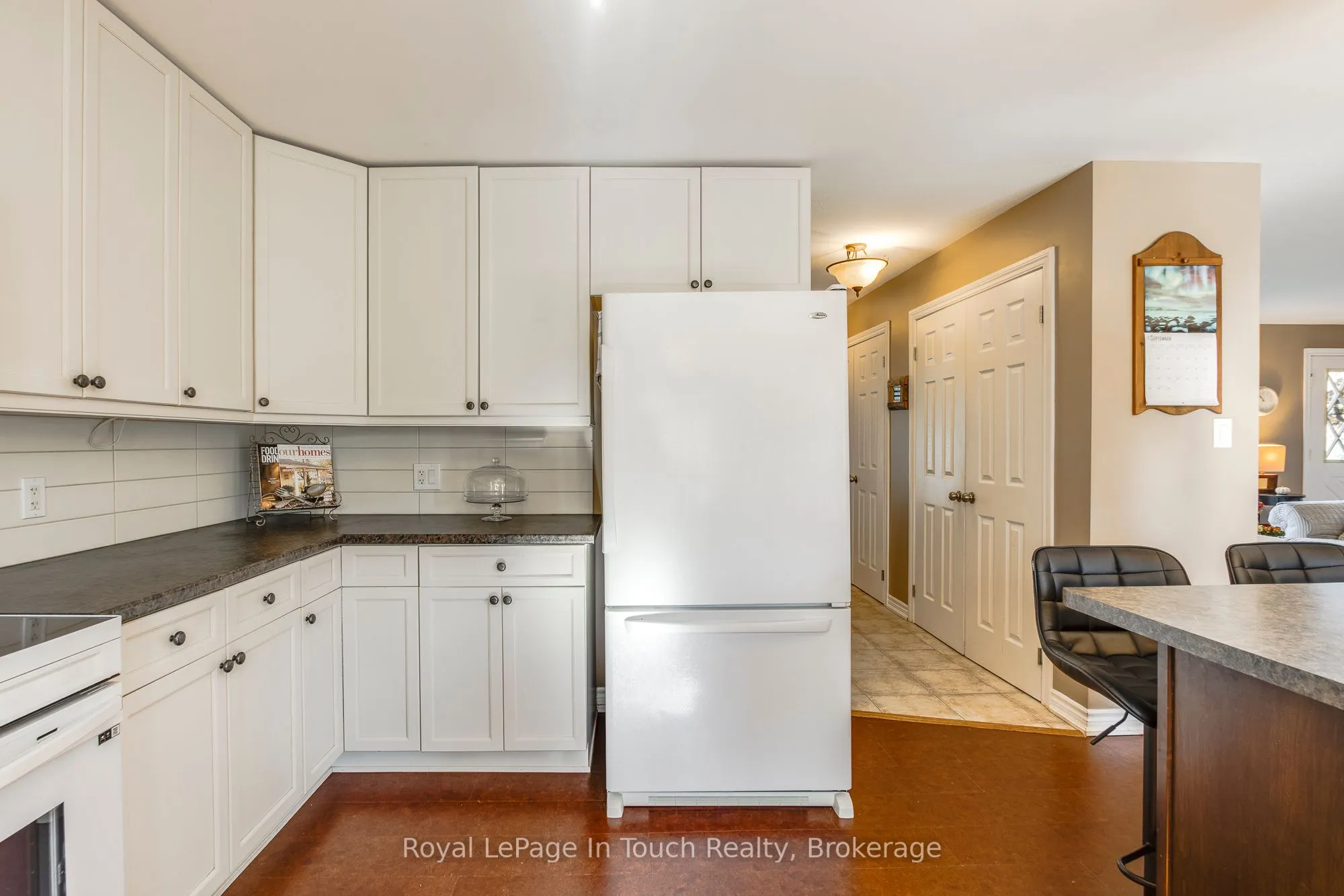 1023 Flos 4 Road W