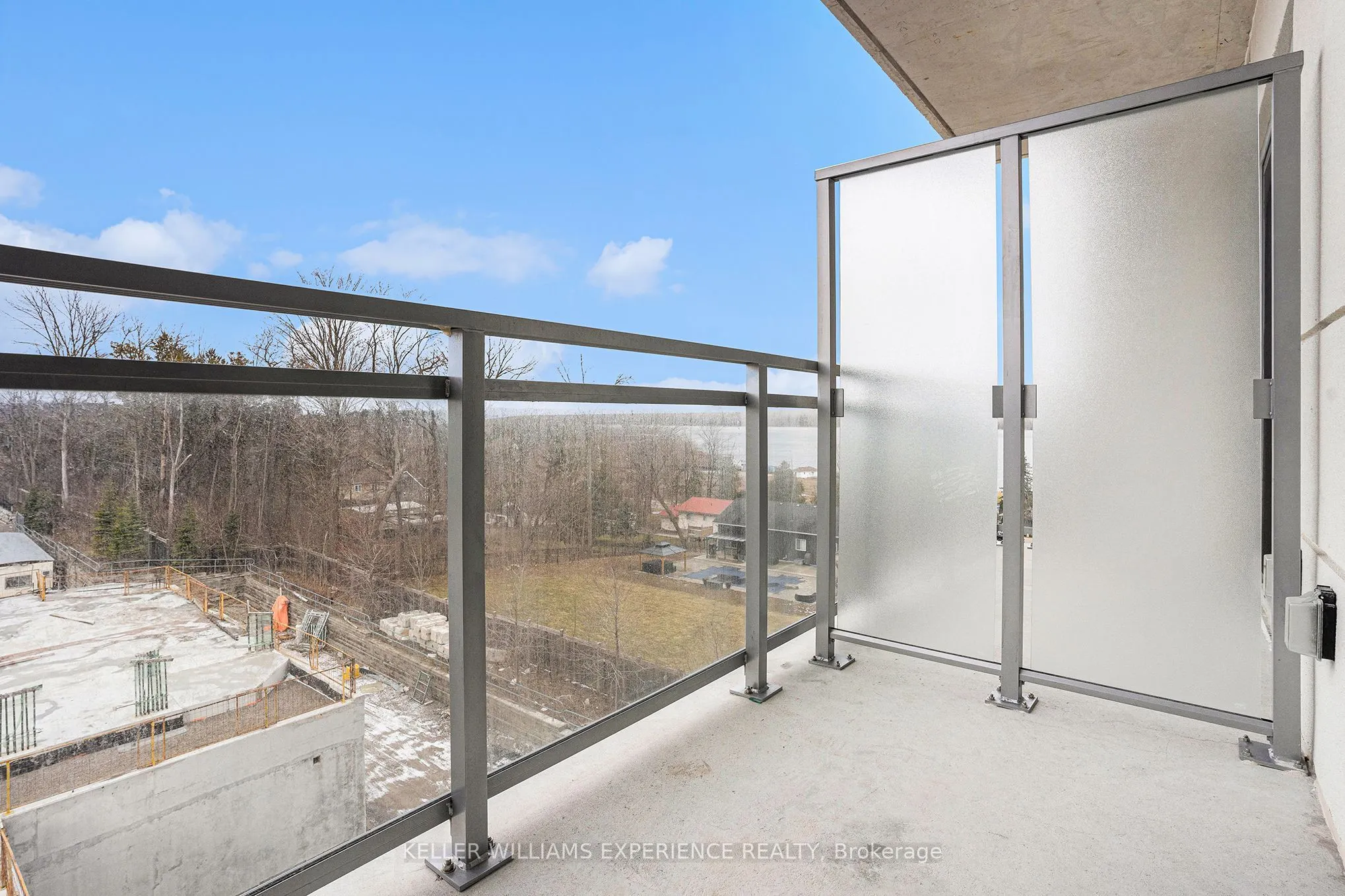 56 Lakeside Terrace, #302