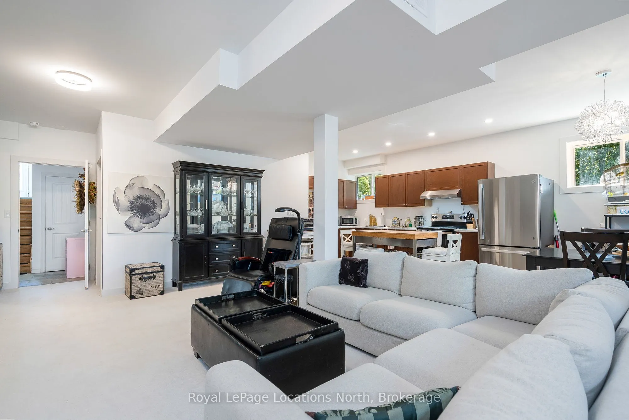 86 Marilyn Avenue S