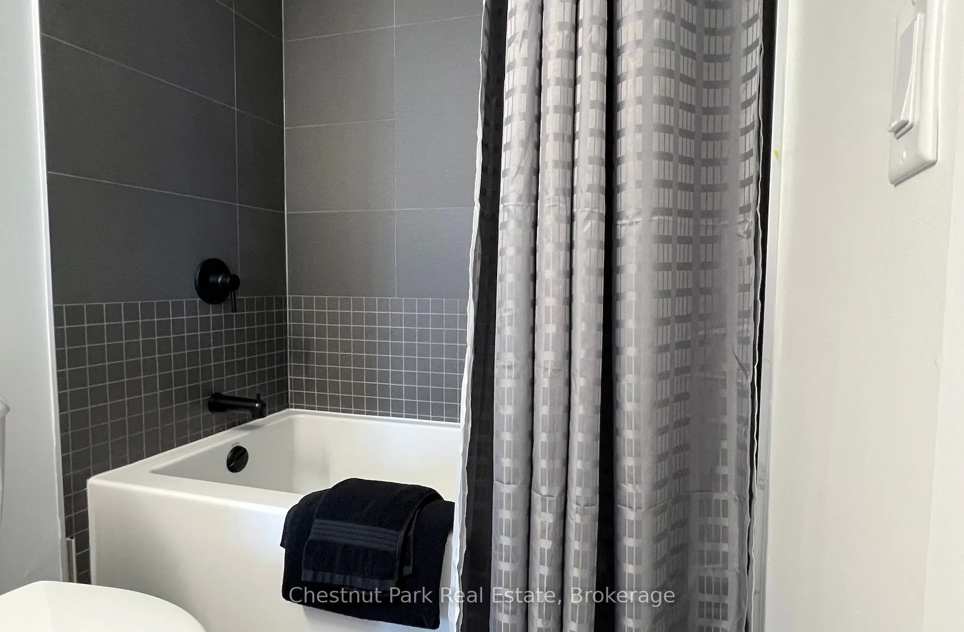 31 Huron Street, #524