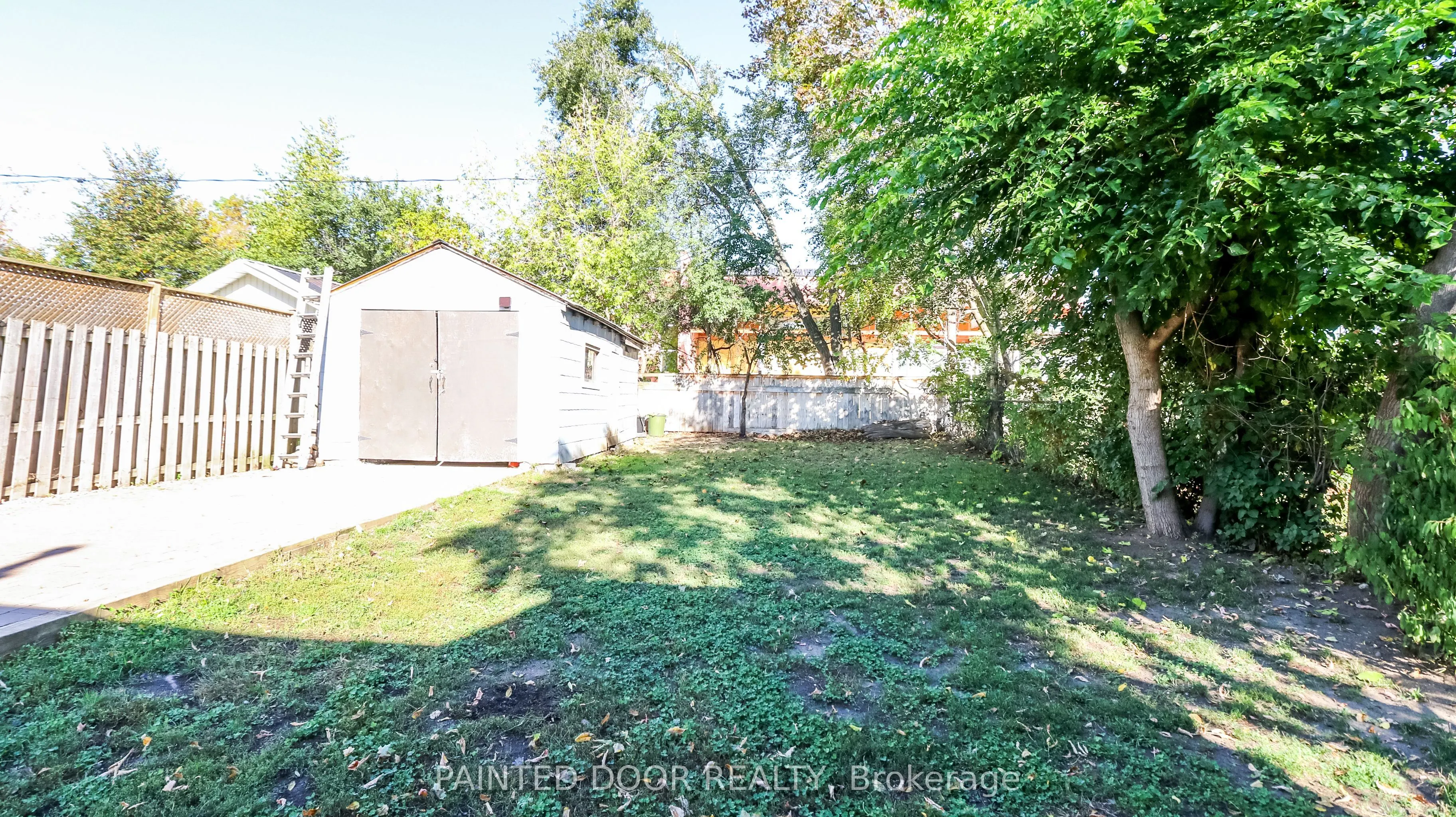 7 Albany Avenue