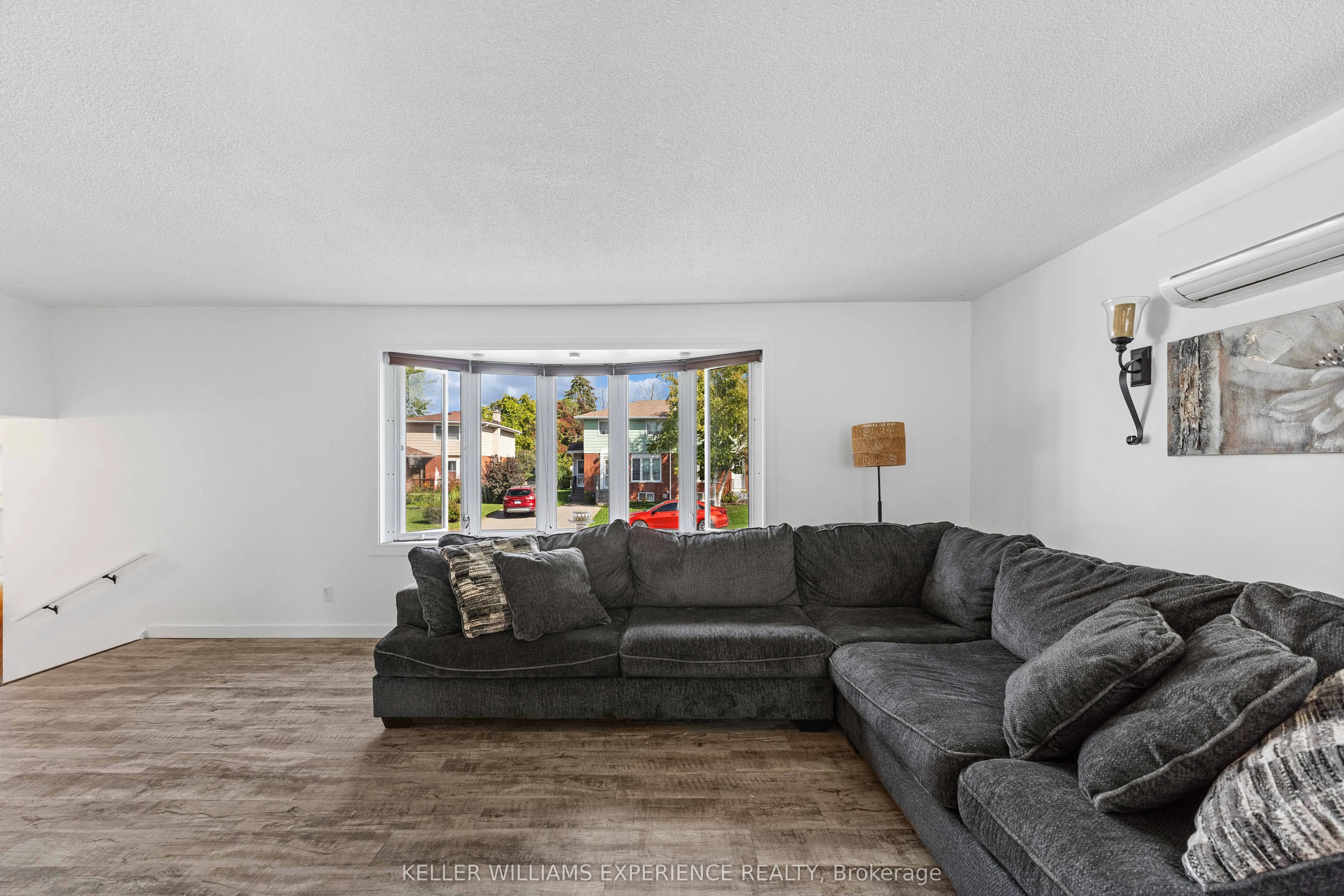 28 GIBBARD Crescent