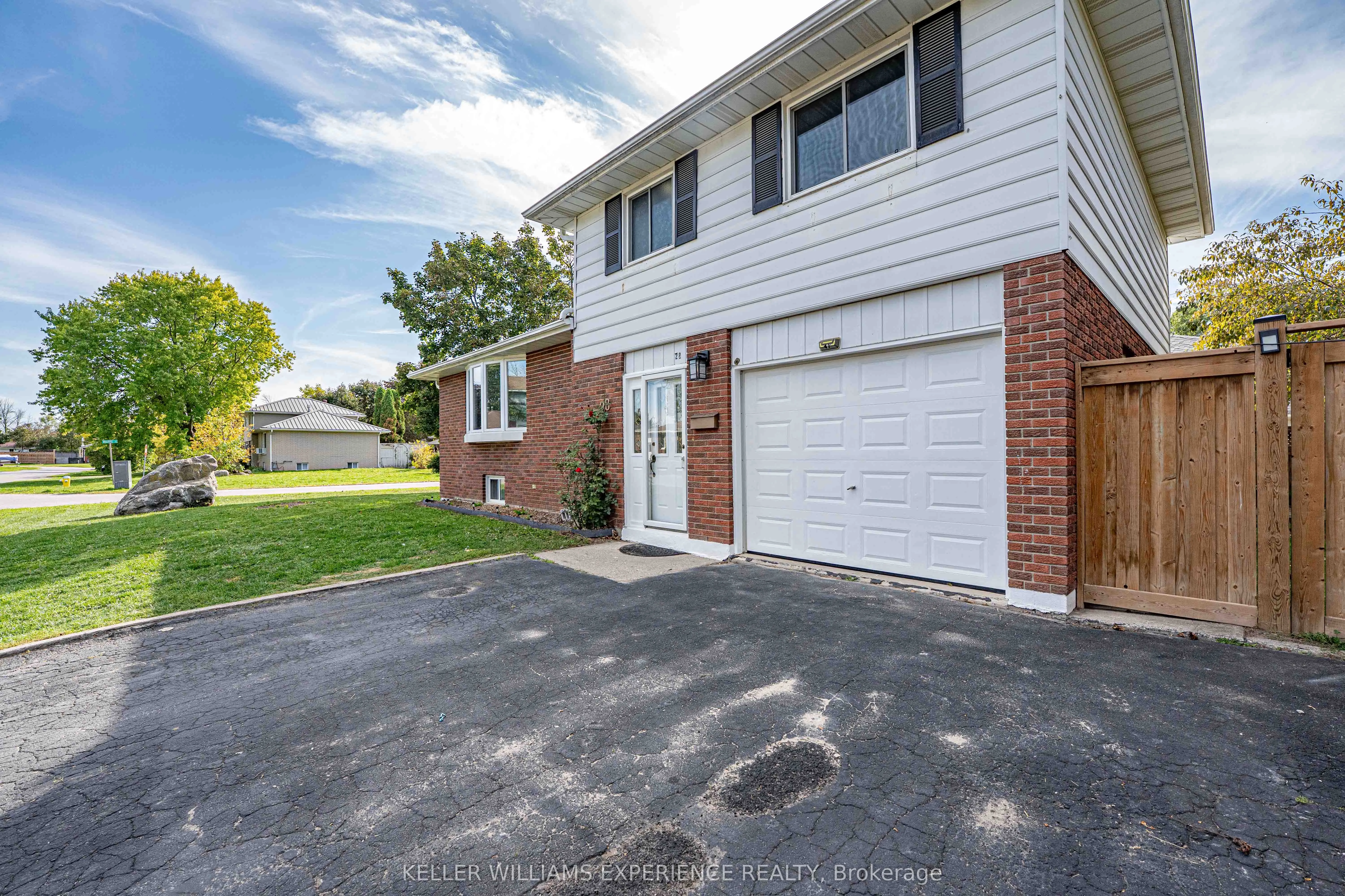 28 GIBBARD Crescent
