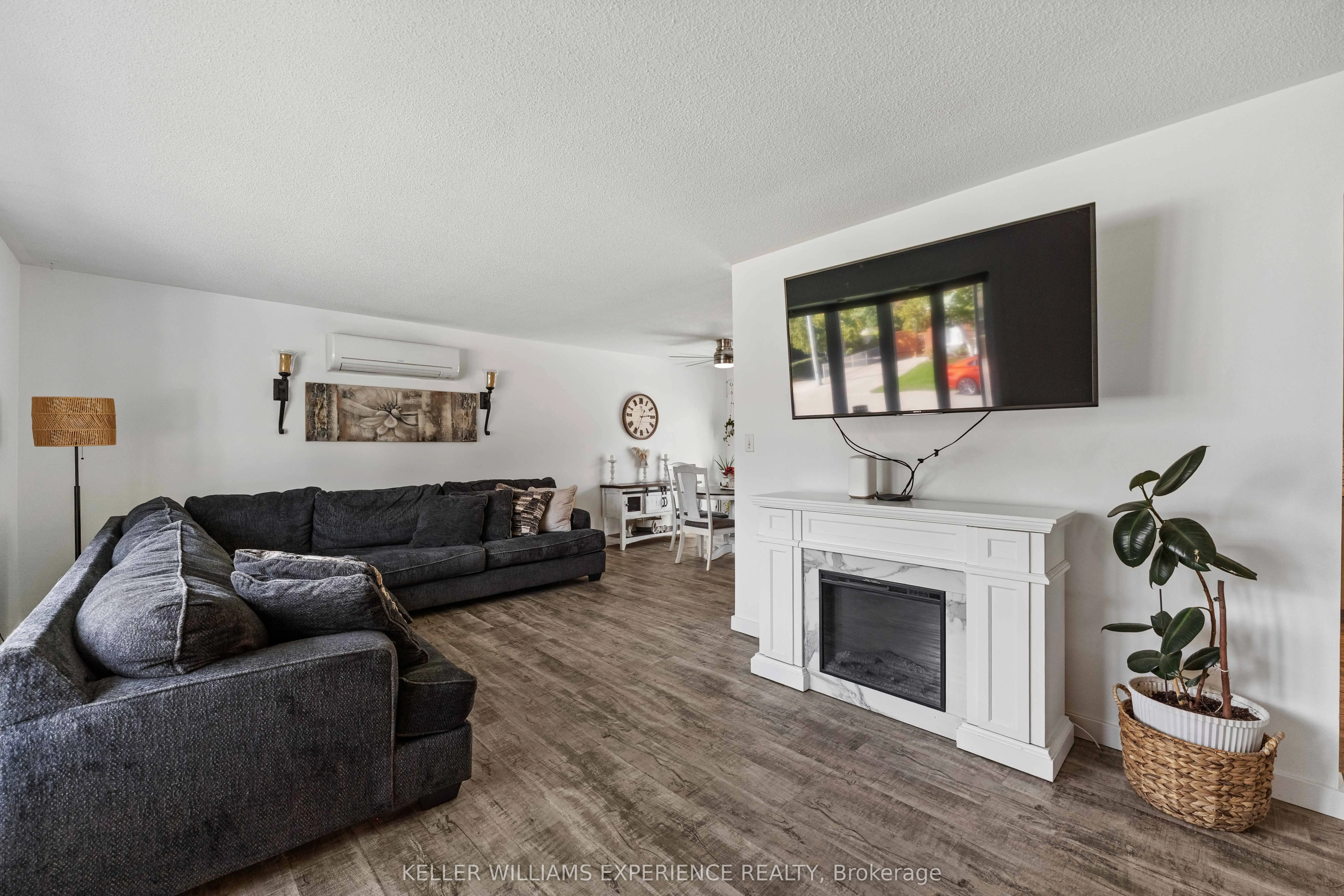 28 GIBBARD Crescent