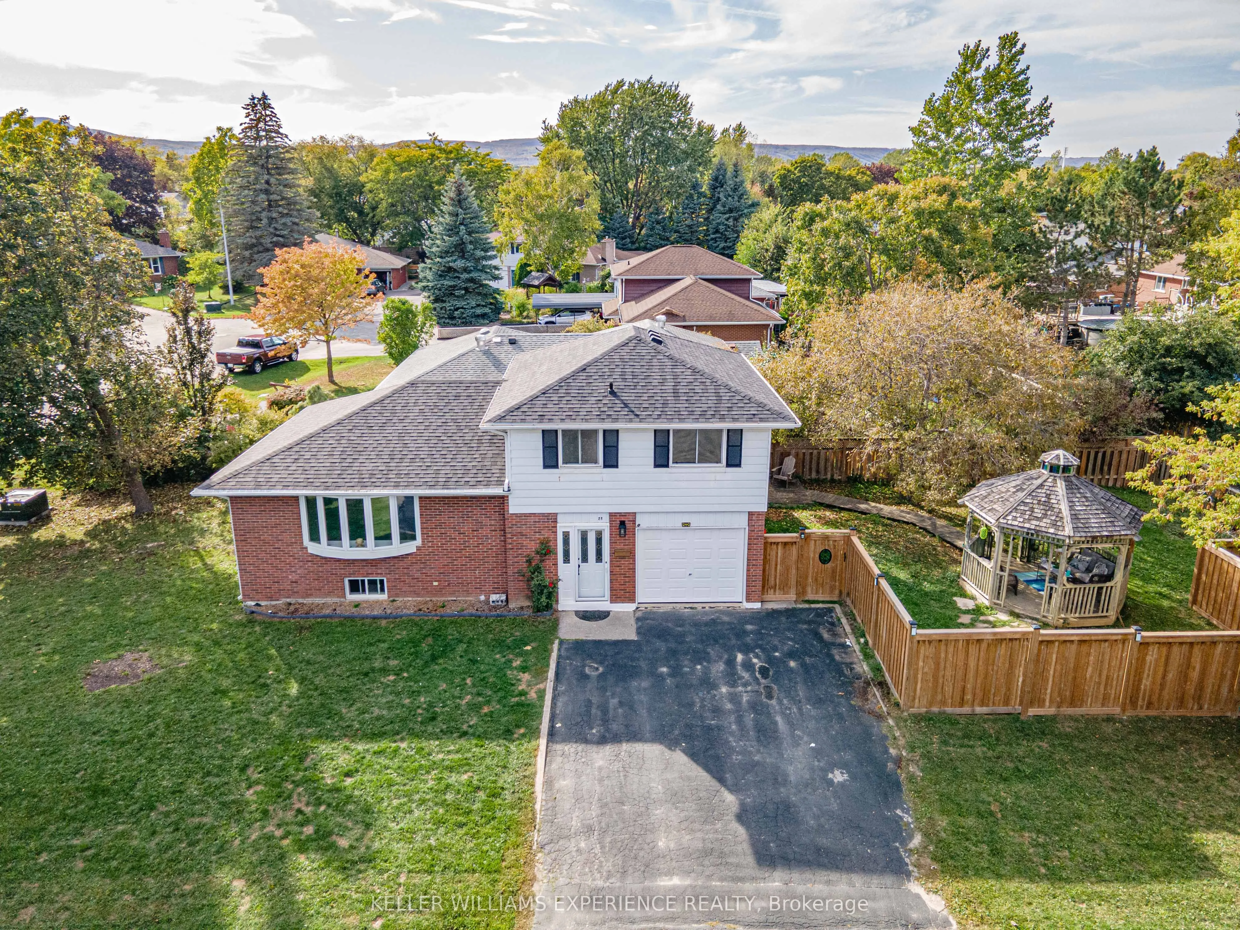 28 GIBBARD Crescent