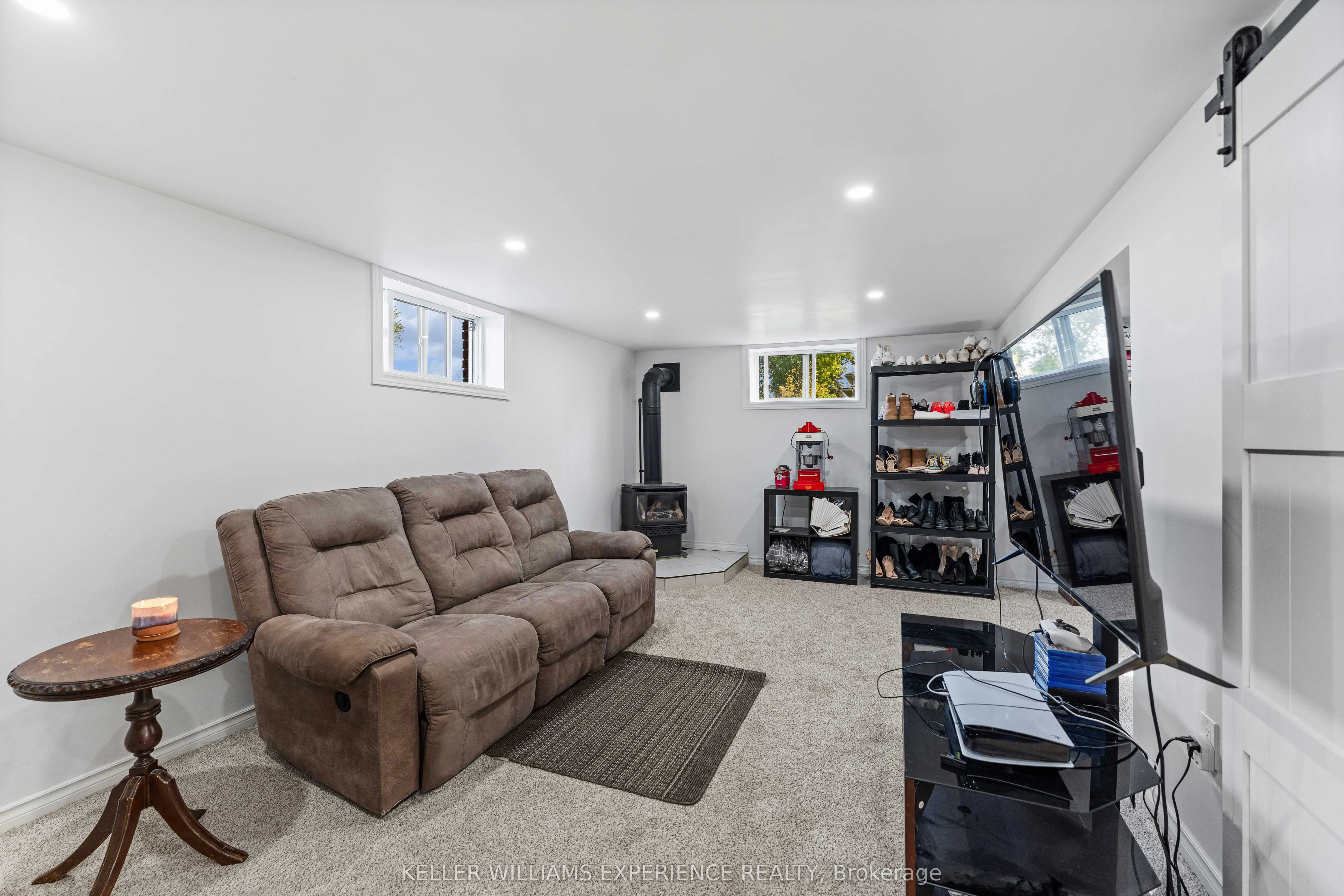 28 GIBBARD Crescent