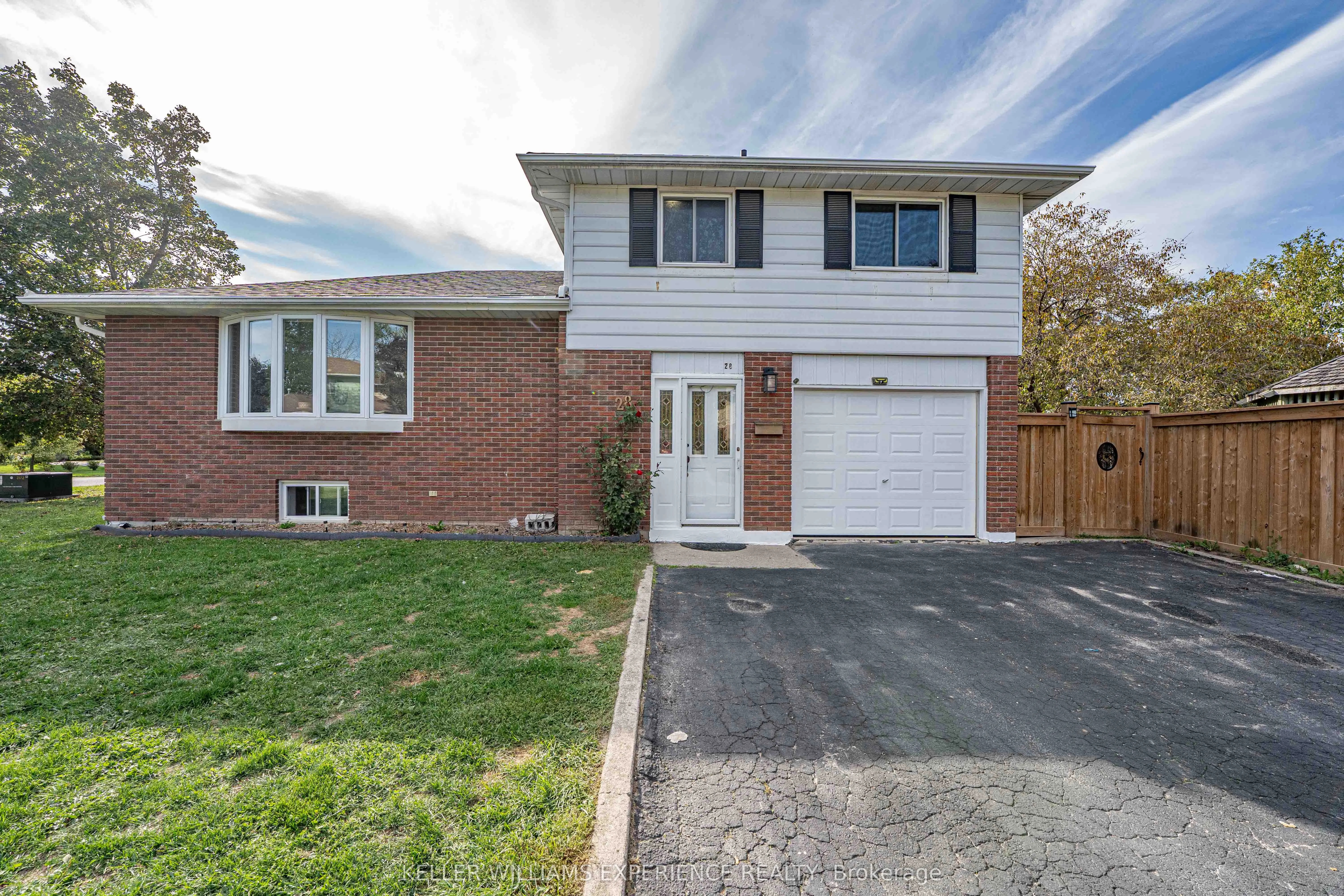 28 GIBBARD Crescent