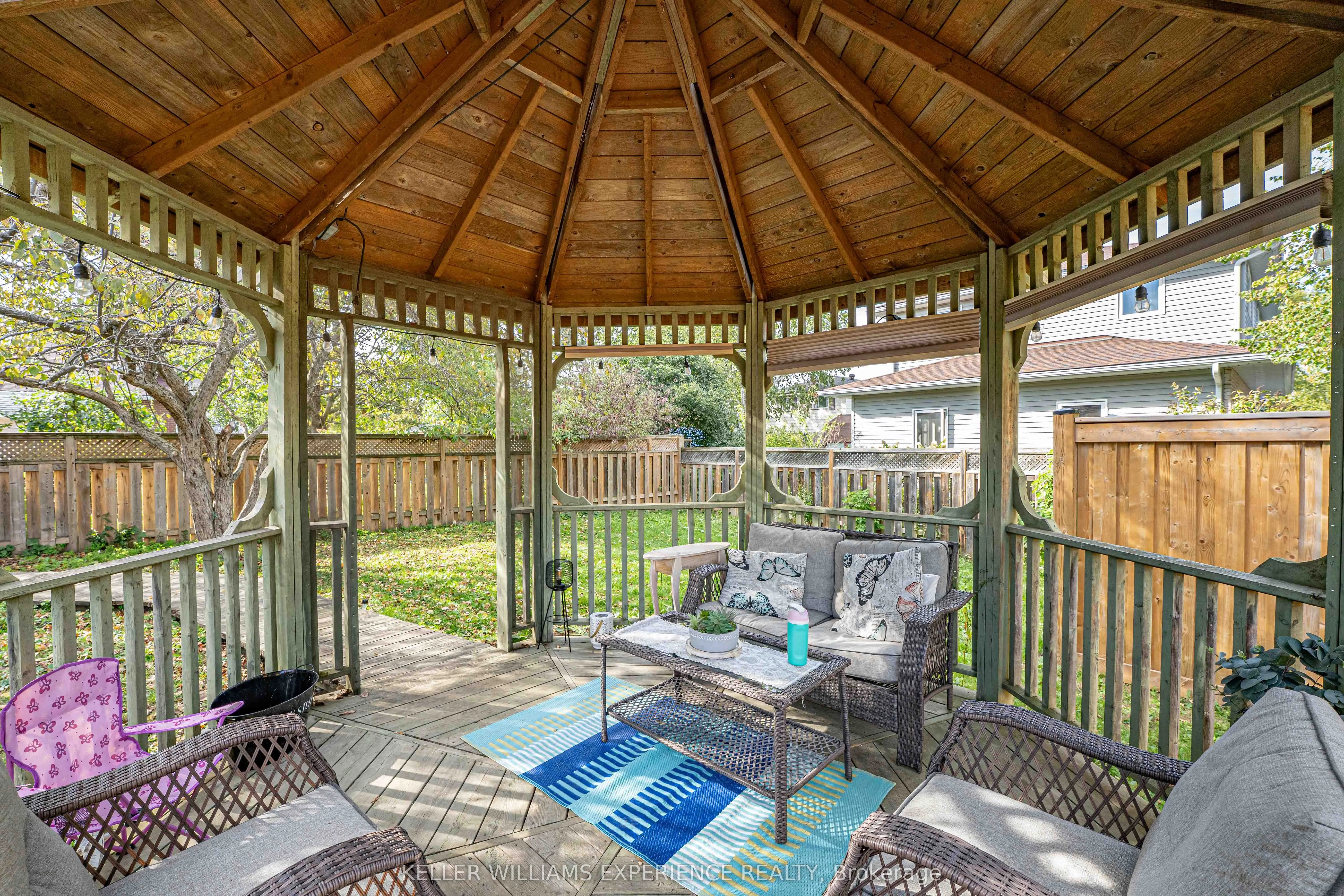 28 GIBBARD Crescent