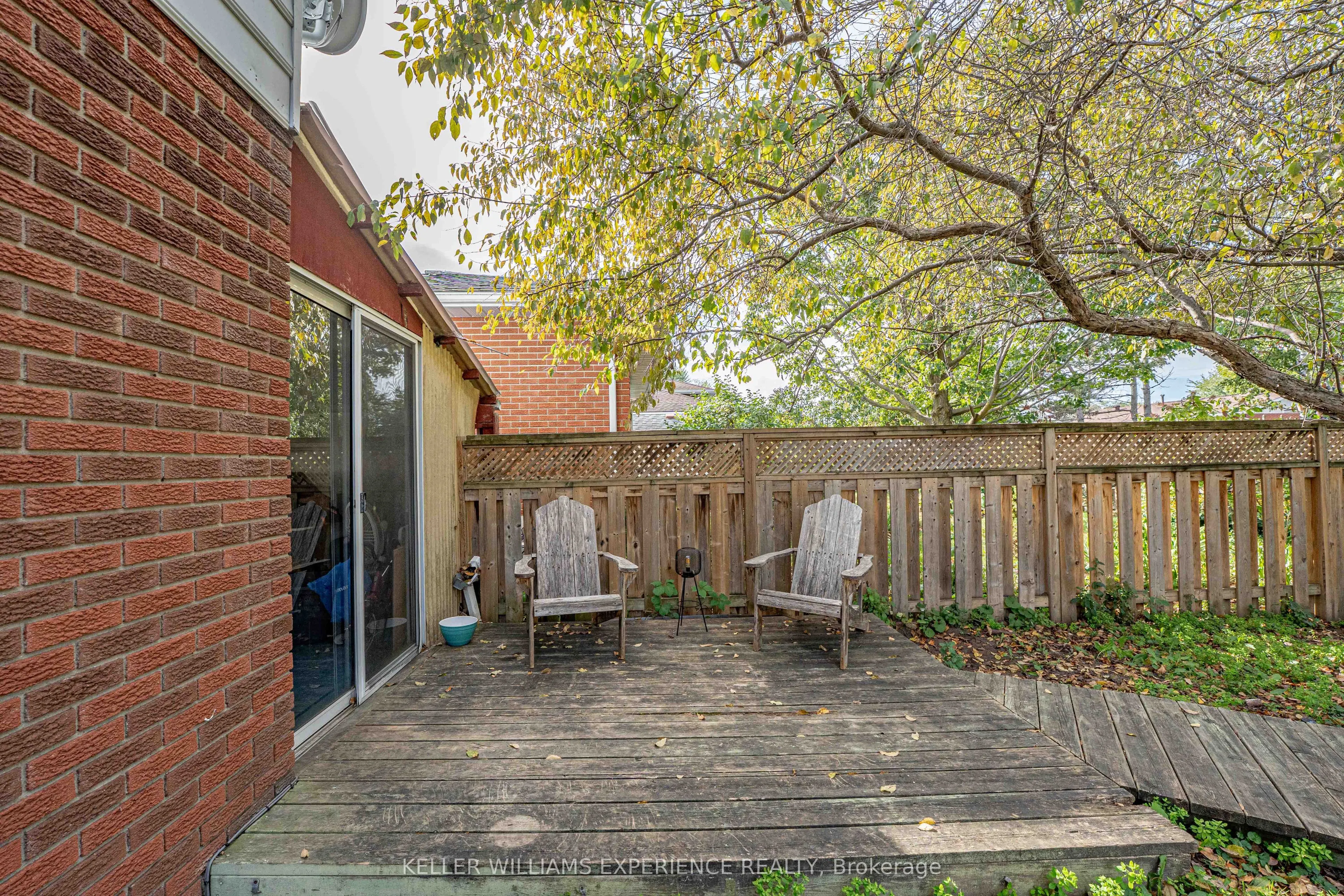 28 GIBBARD Crescent