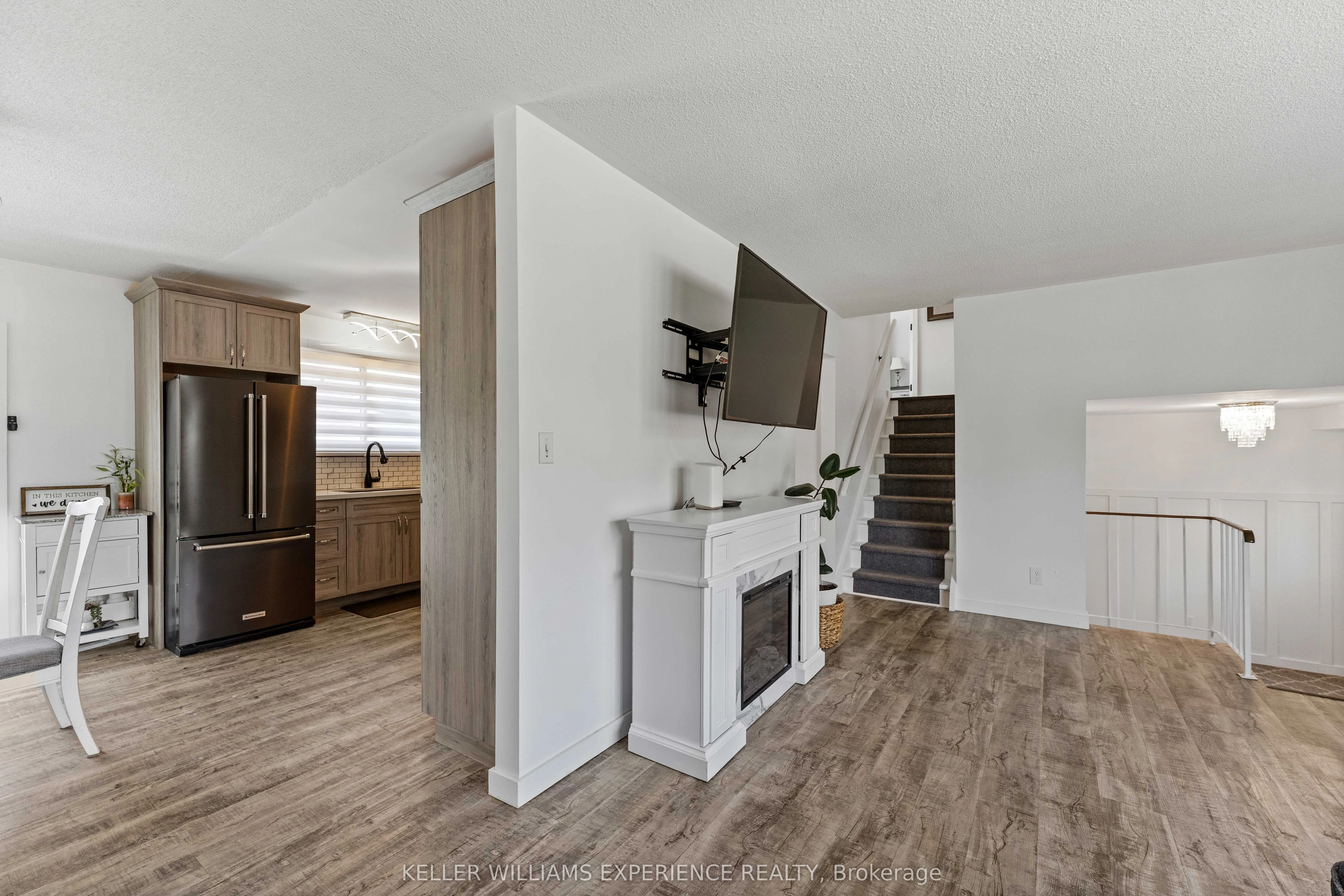 28 GIBBARD Crescent