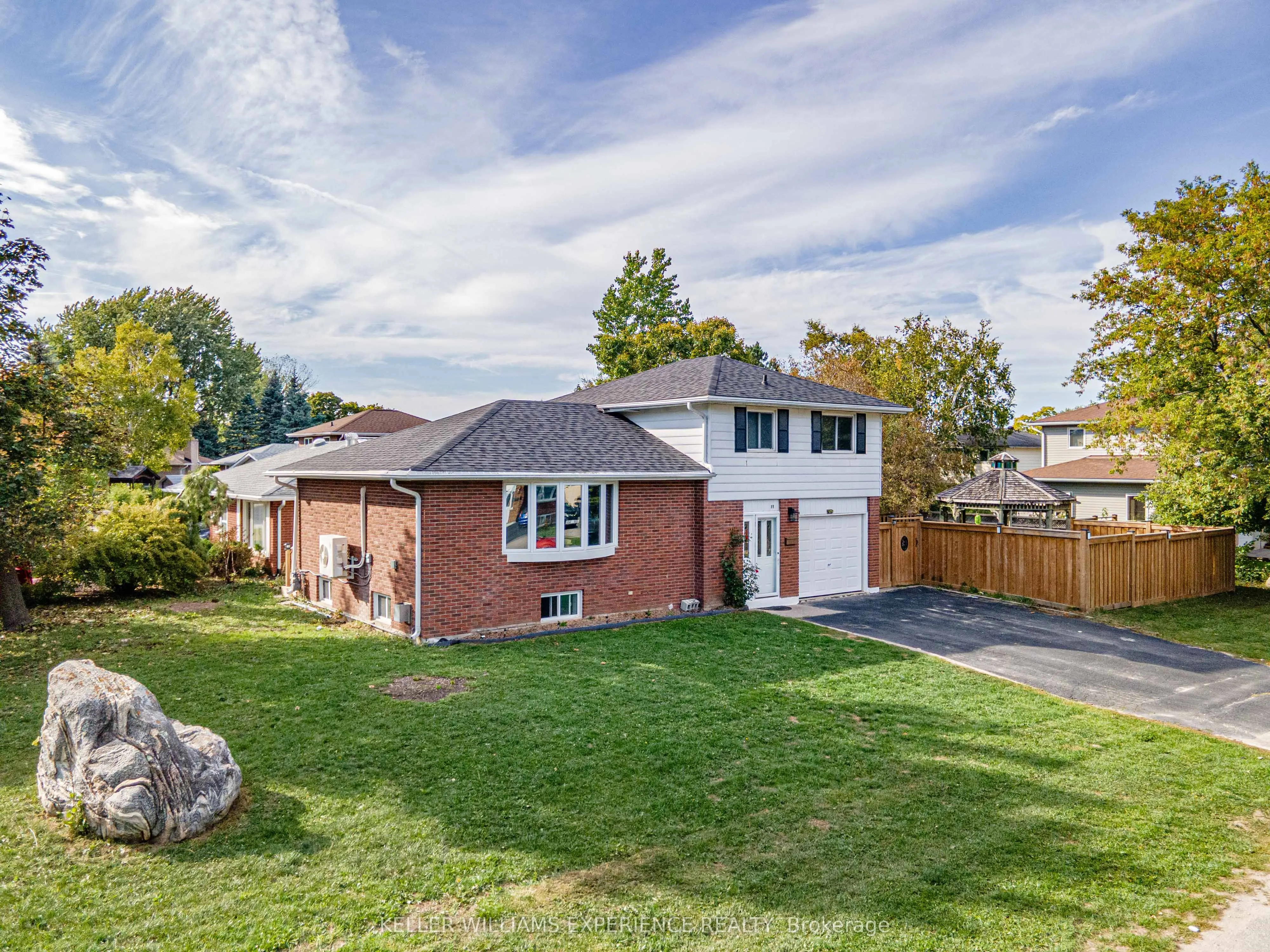 28 GIBBARD Crescent