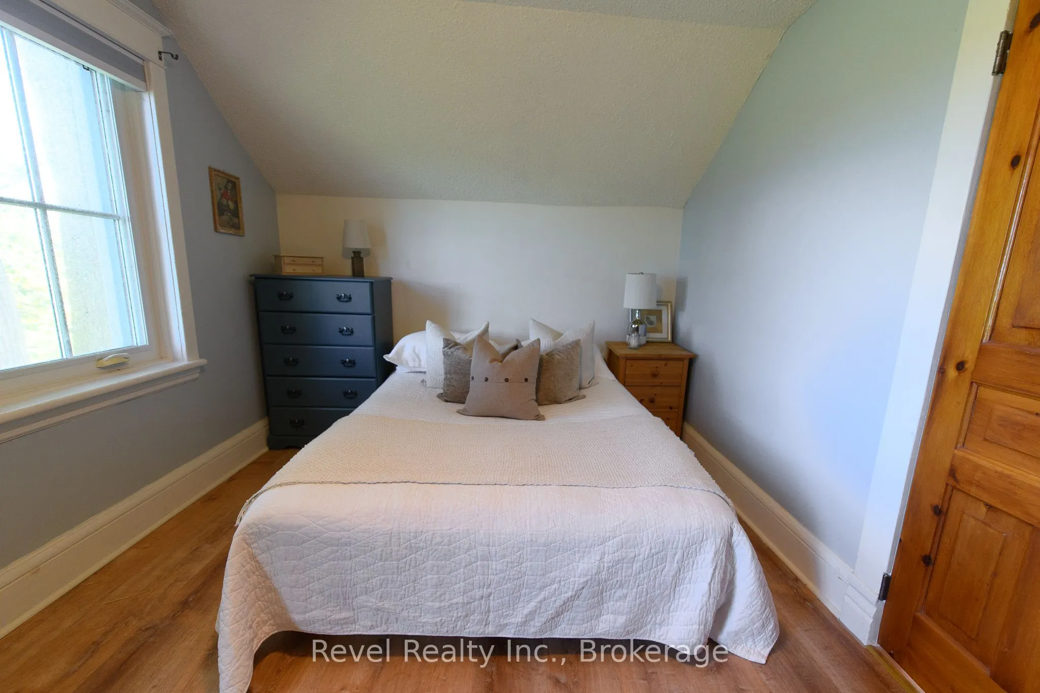 6905 Regent Street
